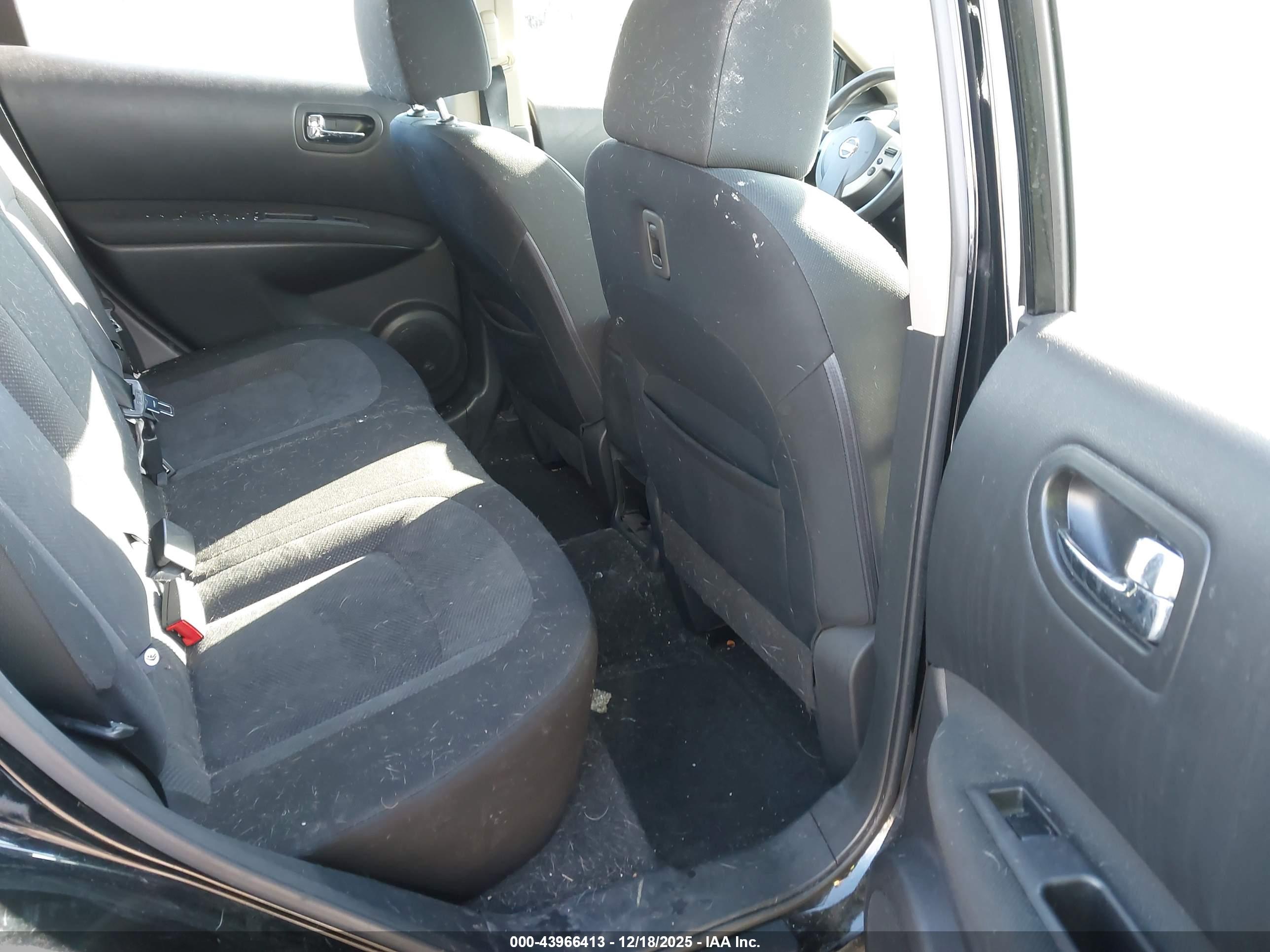 NISSAN ROGUE image 8