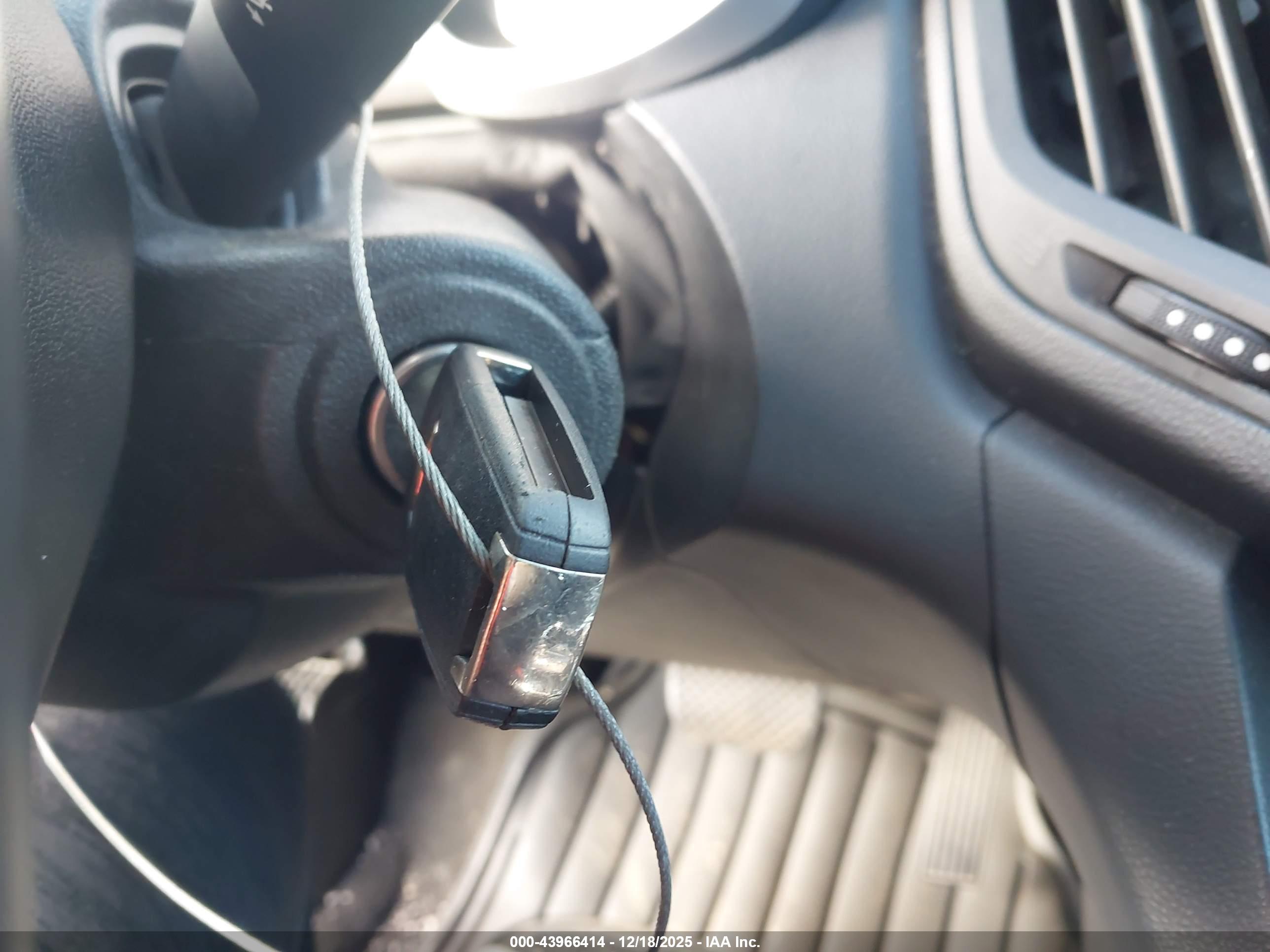 CHEVROLET EQUINOX image 11