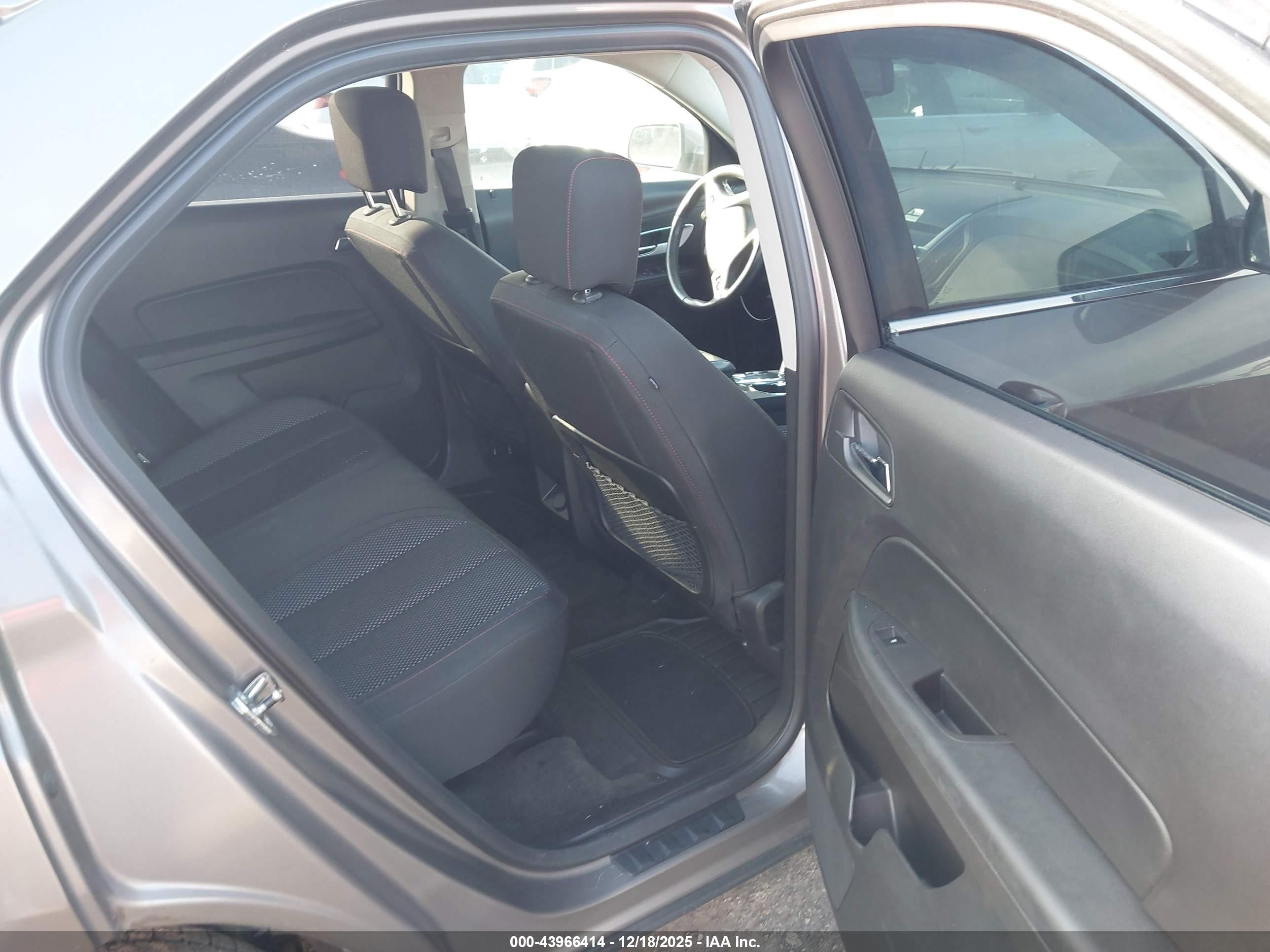CHEVROLET EQUINOX image 8