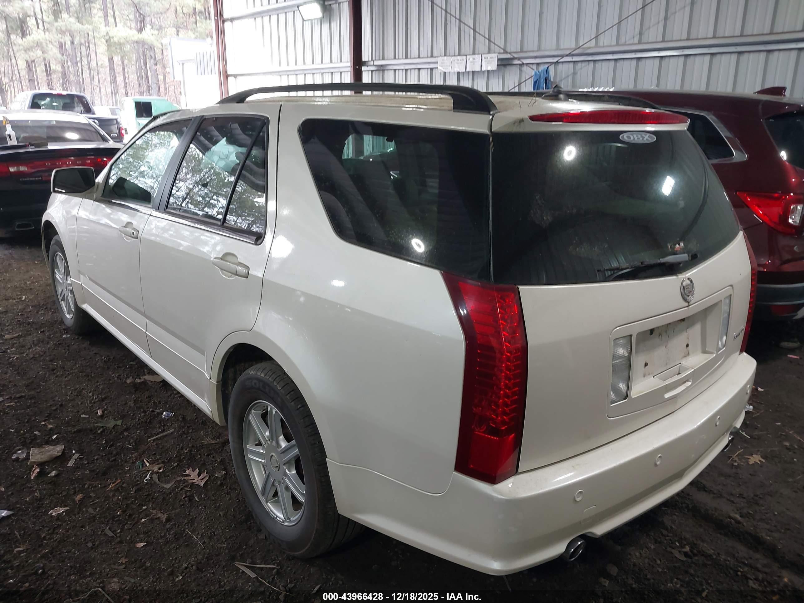 CADILLAC SRX image 3