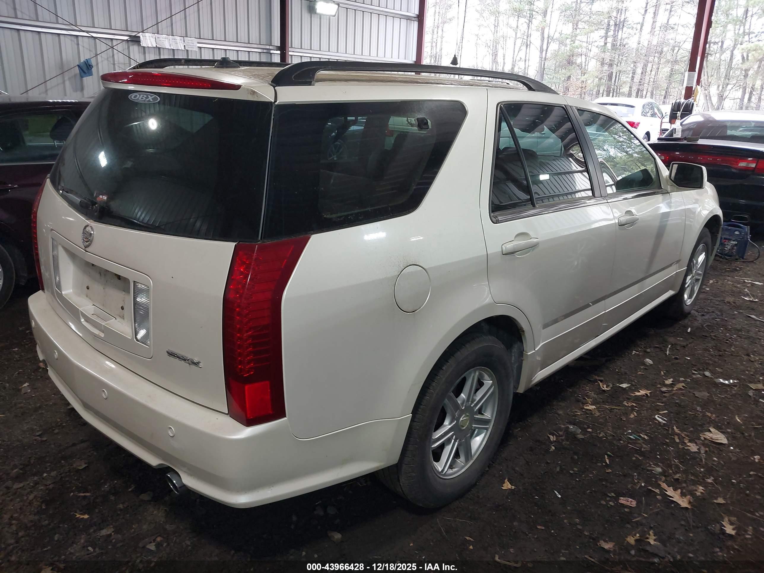 CADILLAC SRX image 4