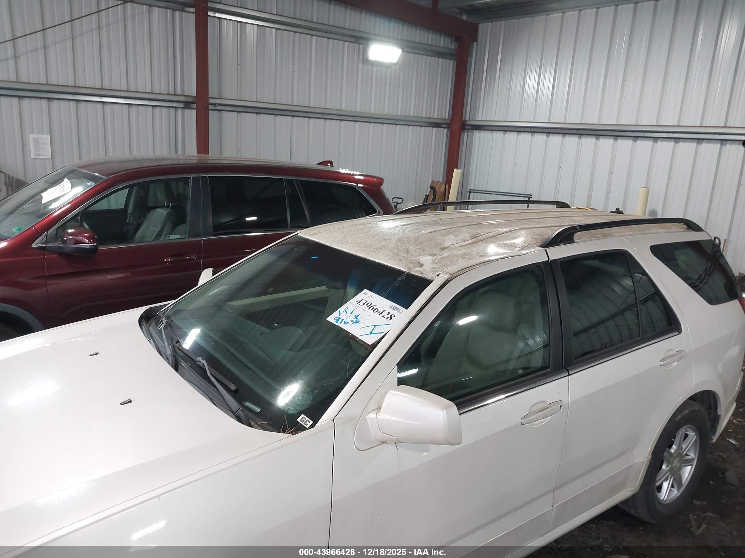 CADILLAC SRX image 6