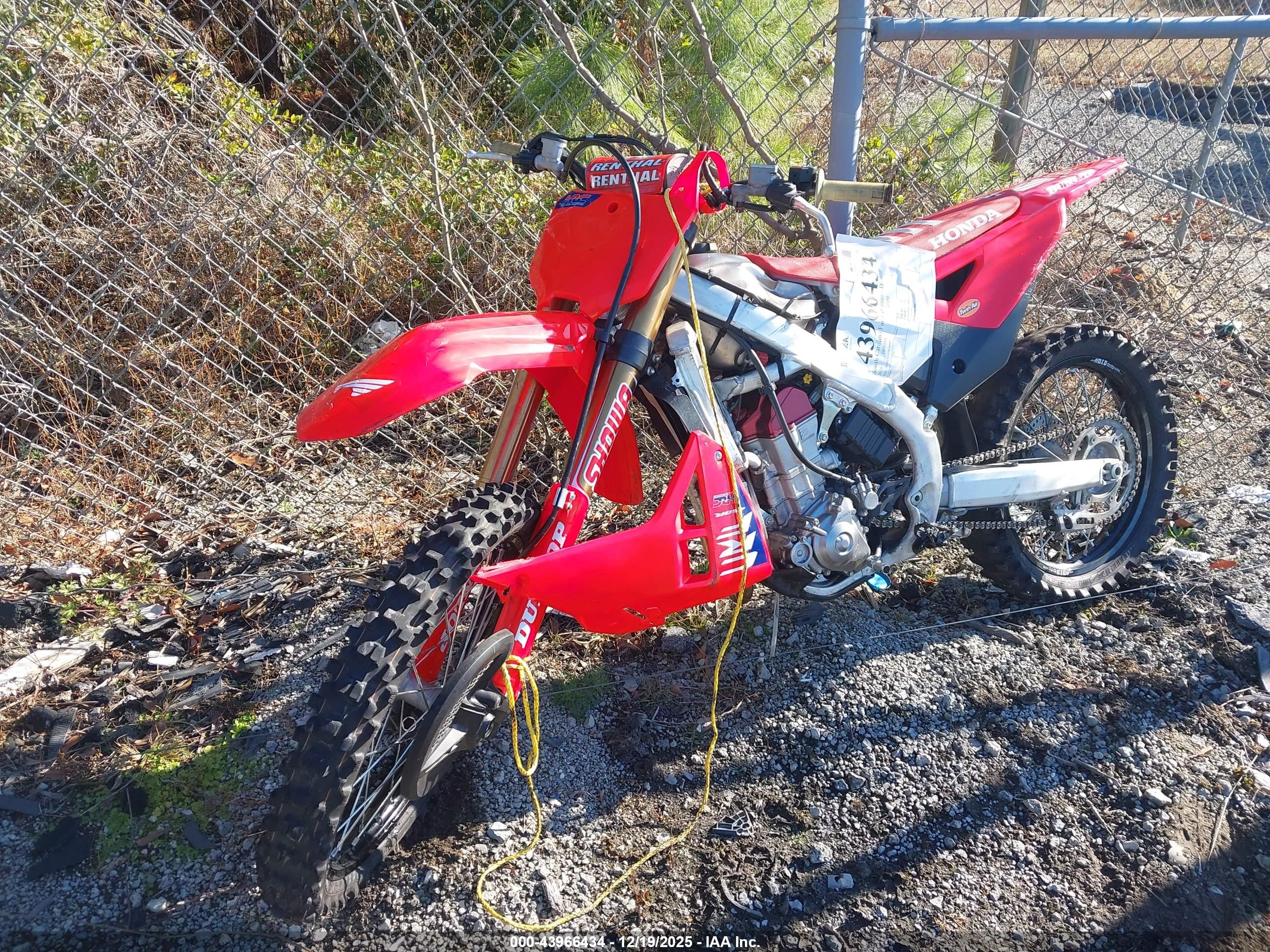 HONDA CRF450 image 2