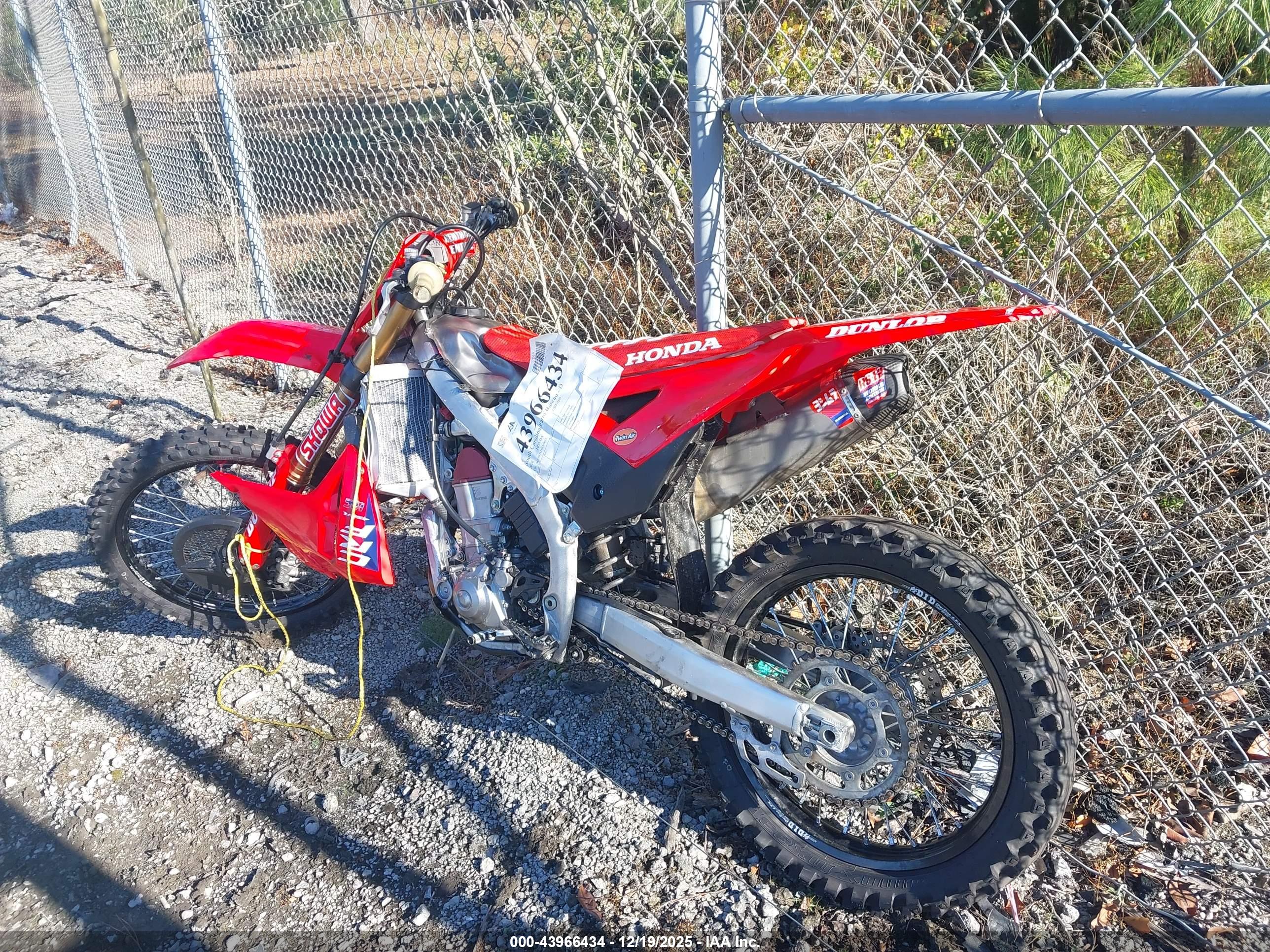 HONDA CRF450 image 3