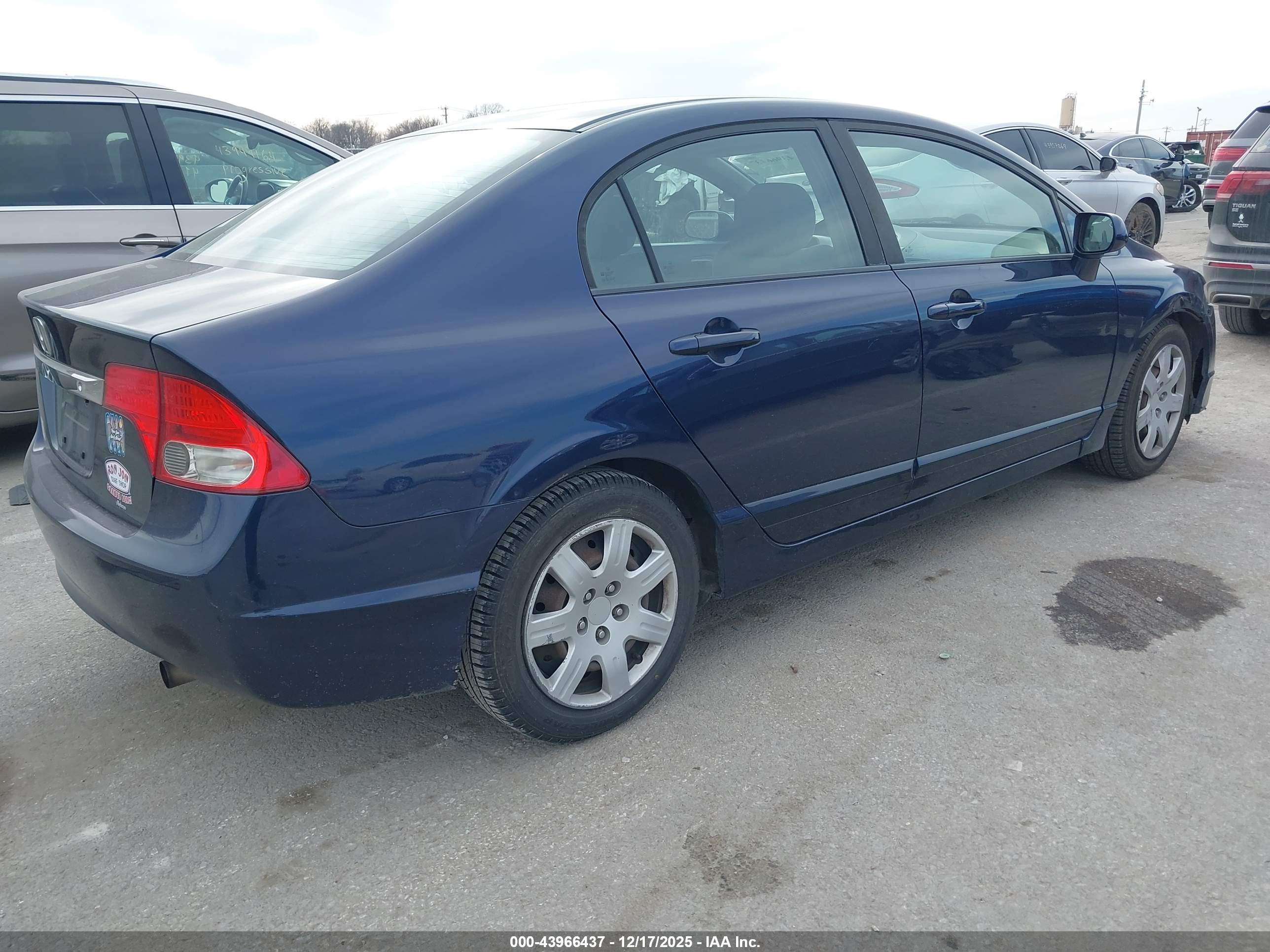 HONDA CIVIC image 4