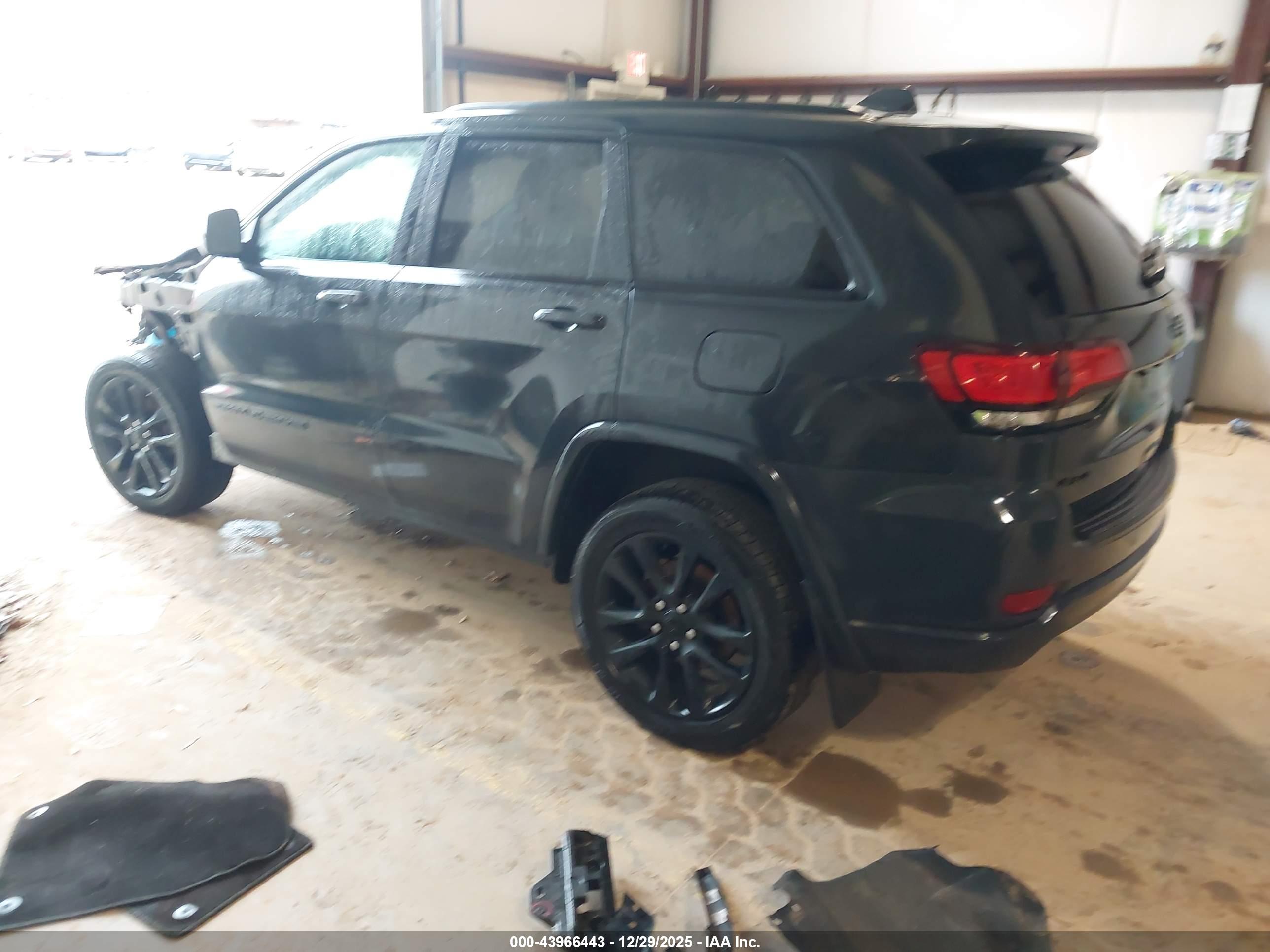 JEEP GRAND image 3