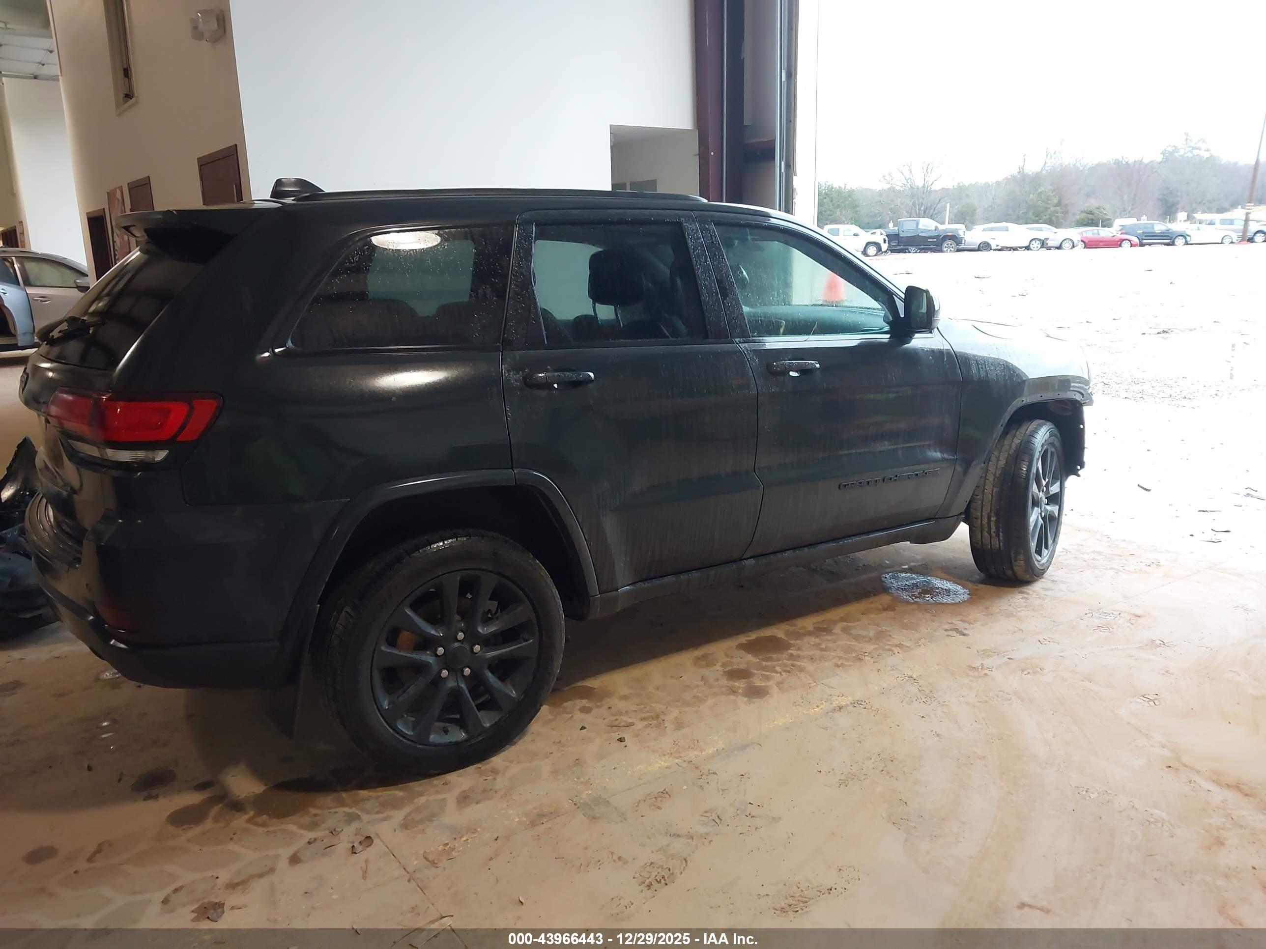 JEEP GRAND image 4