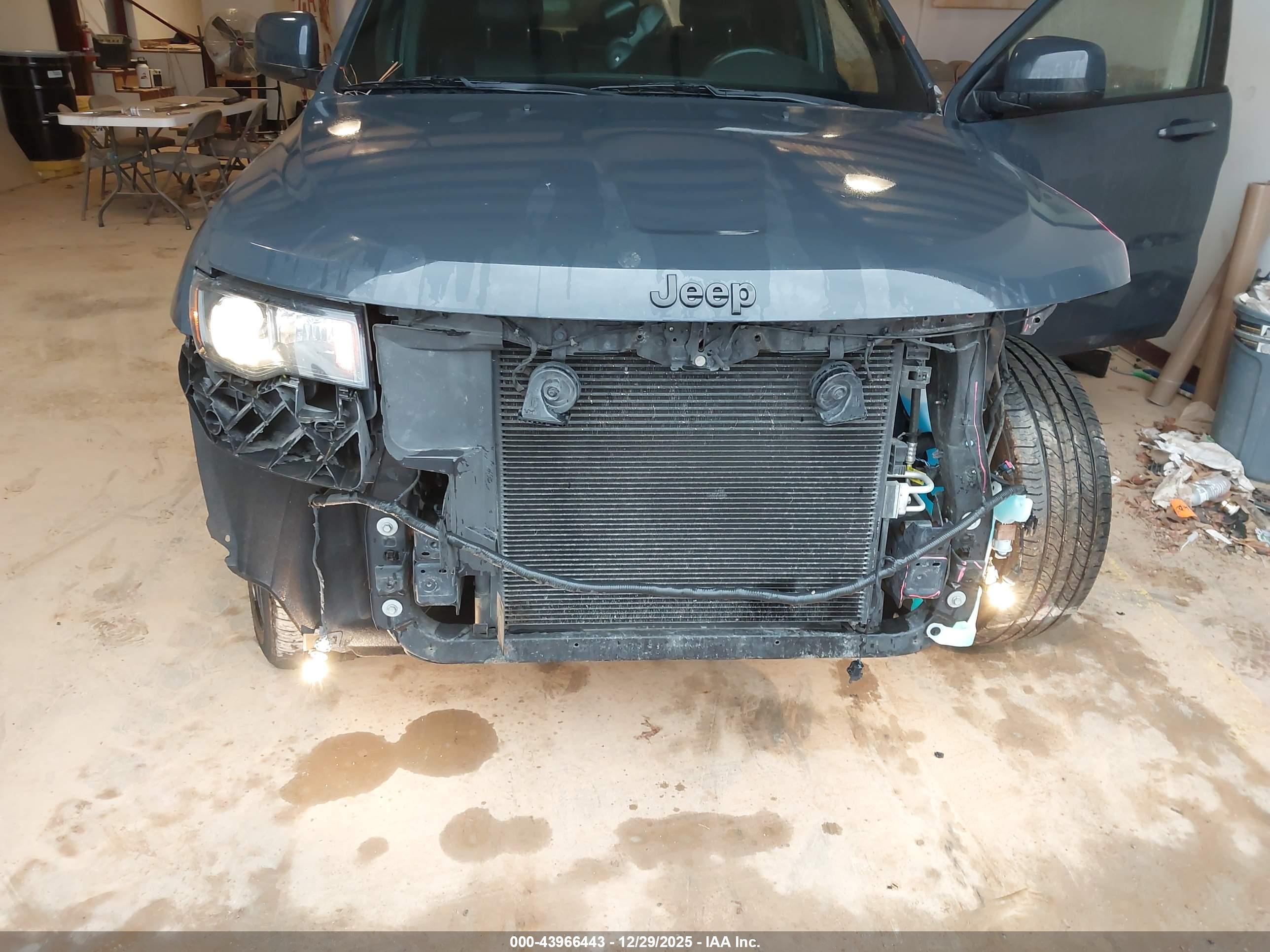 JEEP GRAND image 6
