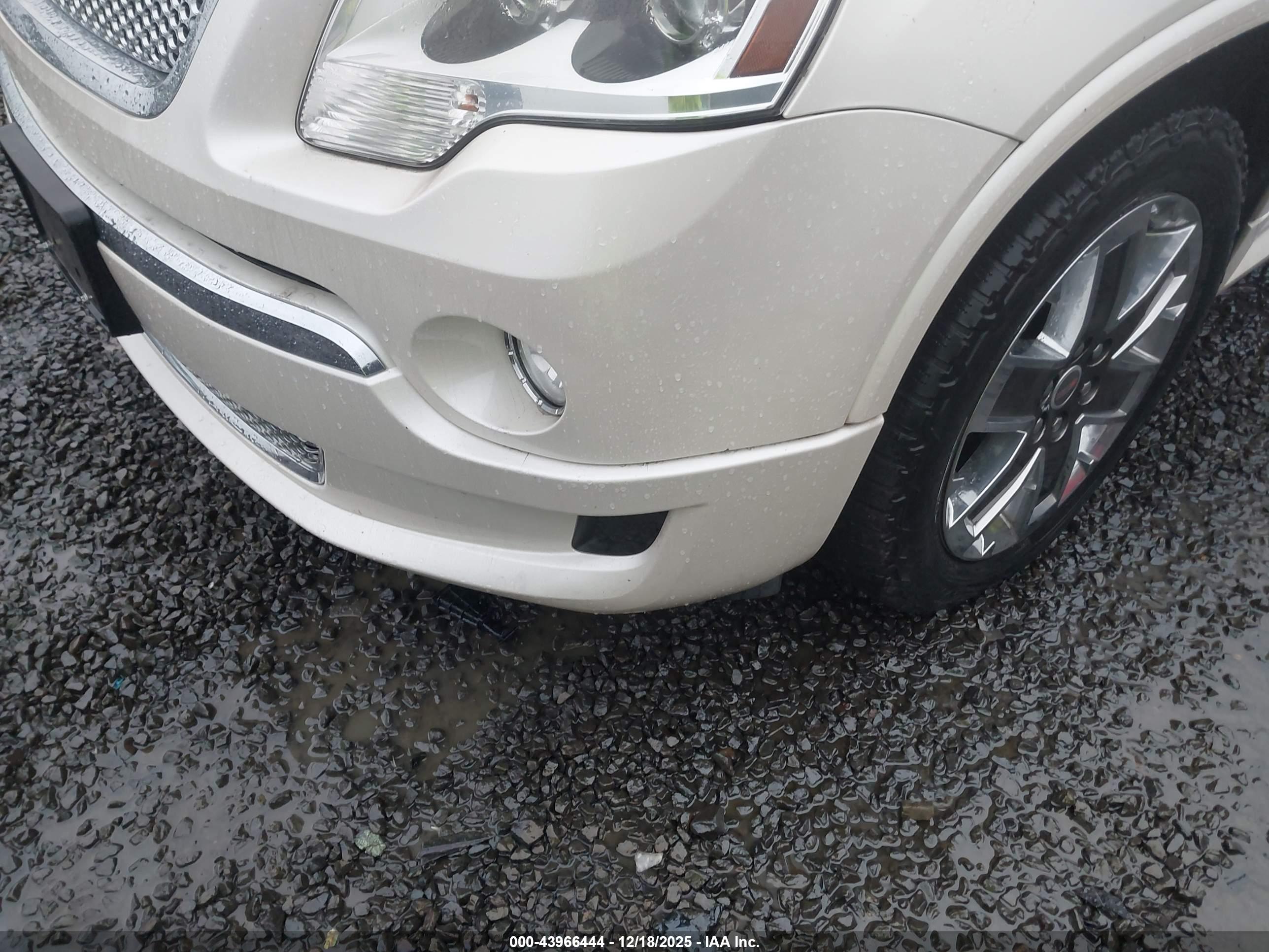 GMC ACADIA image 6