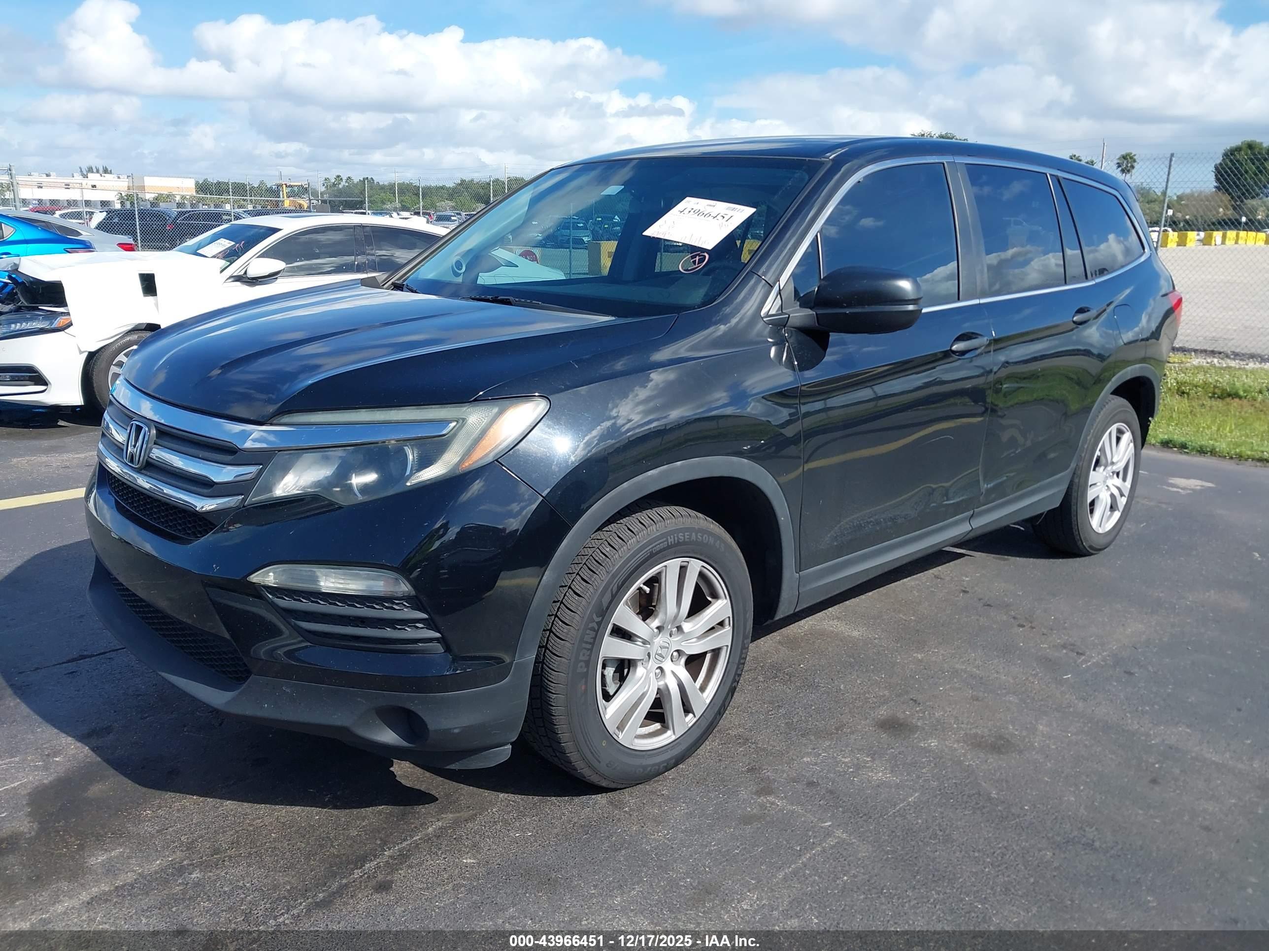 HONDA PILOT image 2