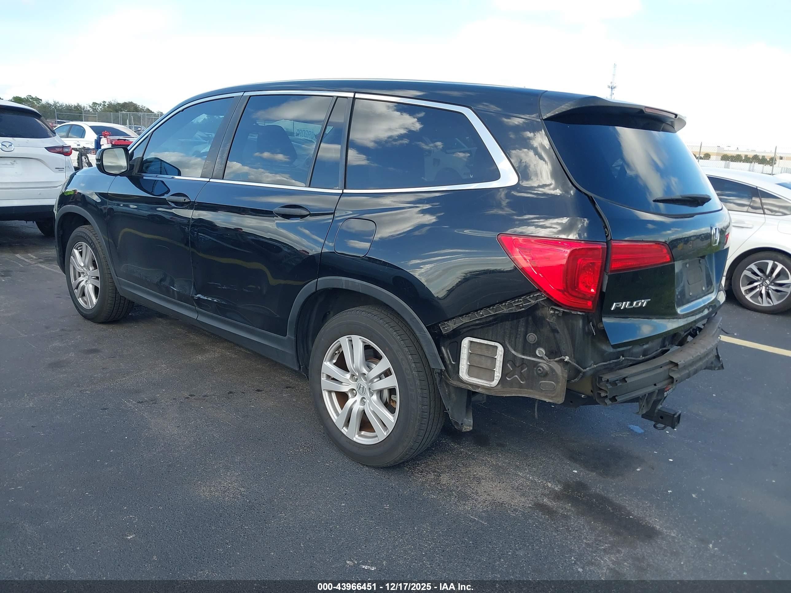 HONDA PILOT image 3