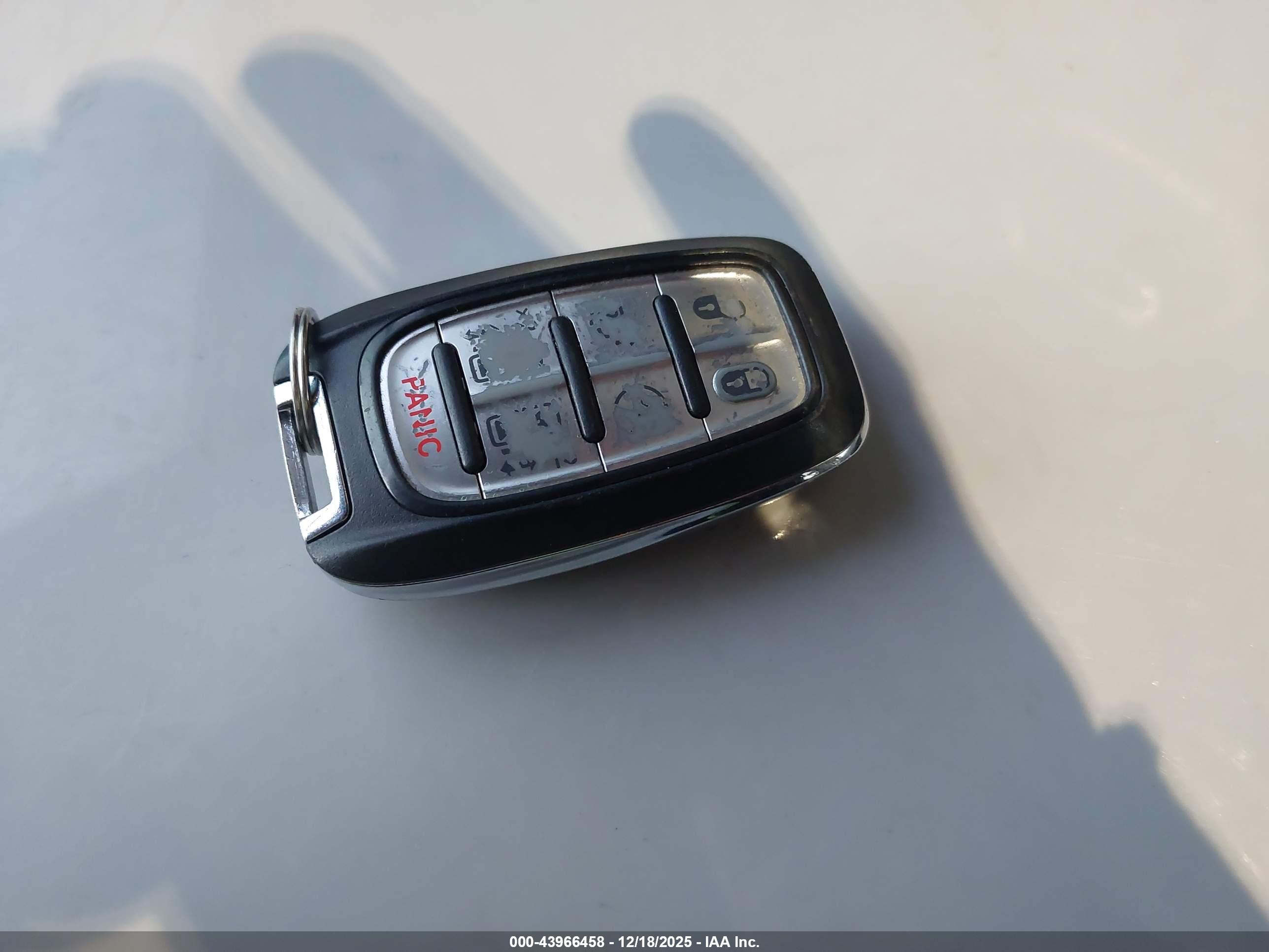 CHRYSLER VOYAGER image 11