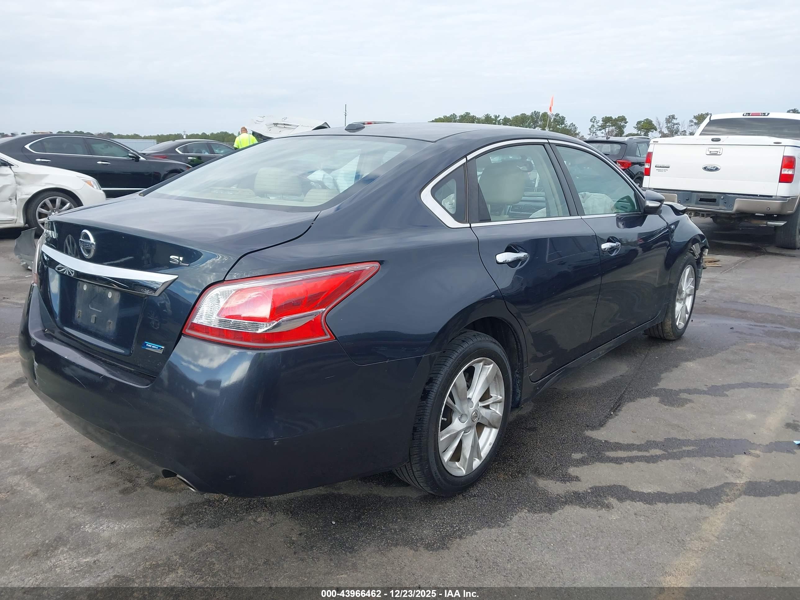 NISSAN ALTIMA image 4