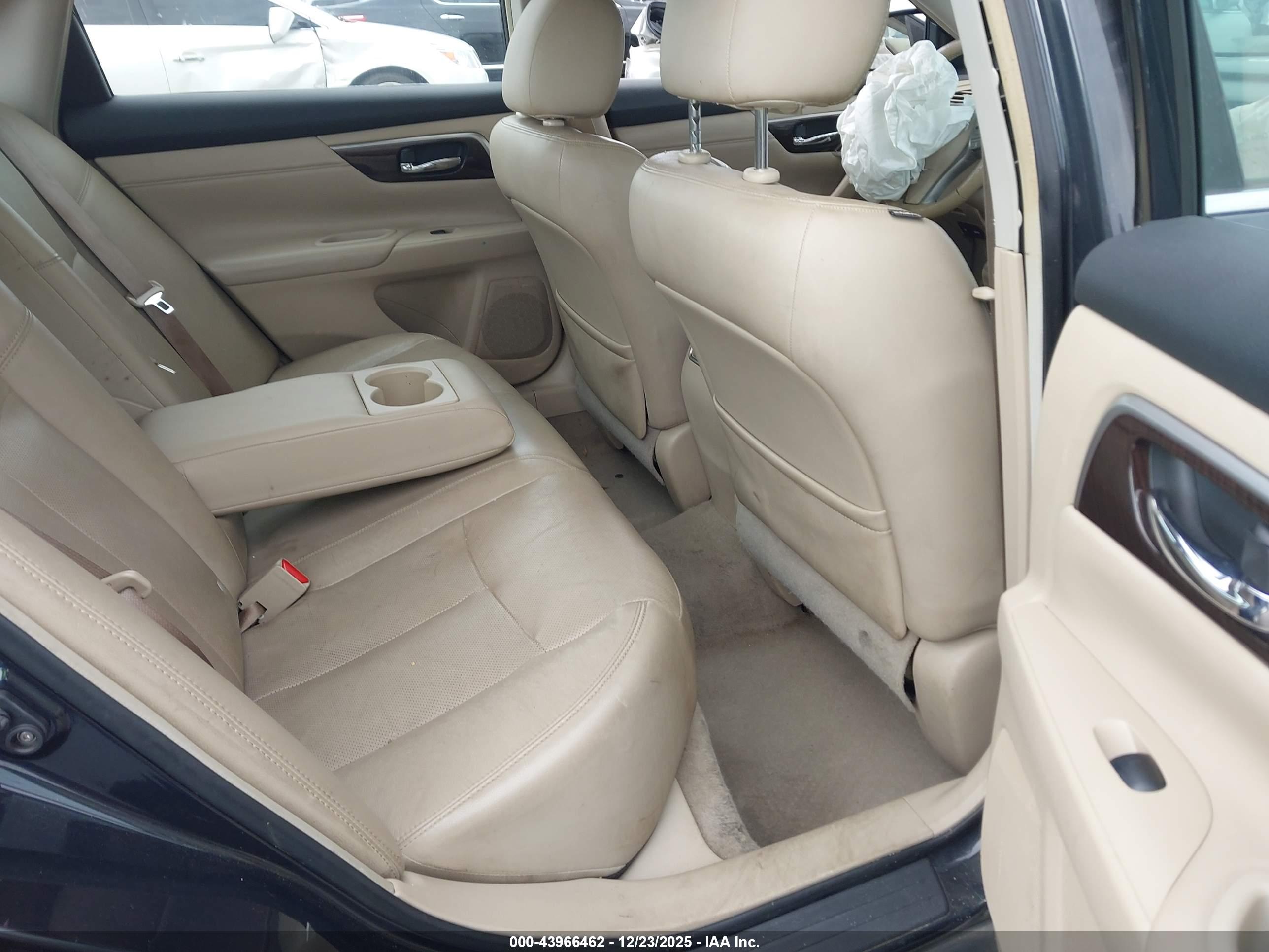 NISSAN ALTIMA image 8