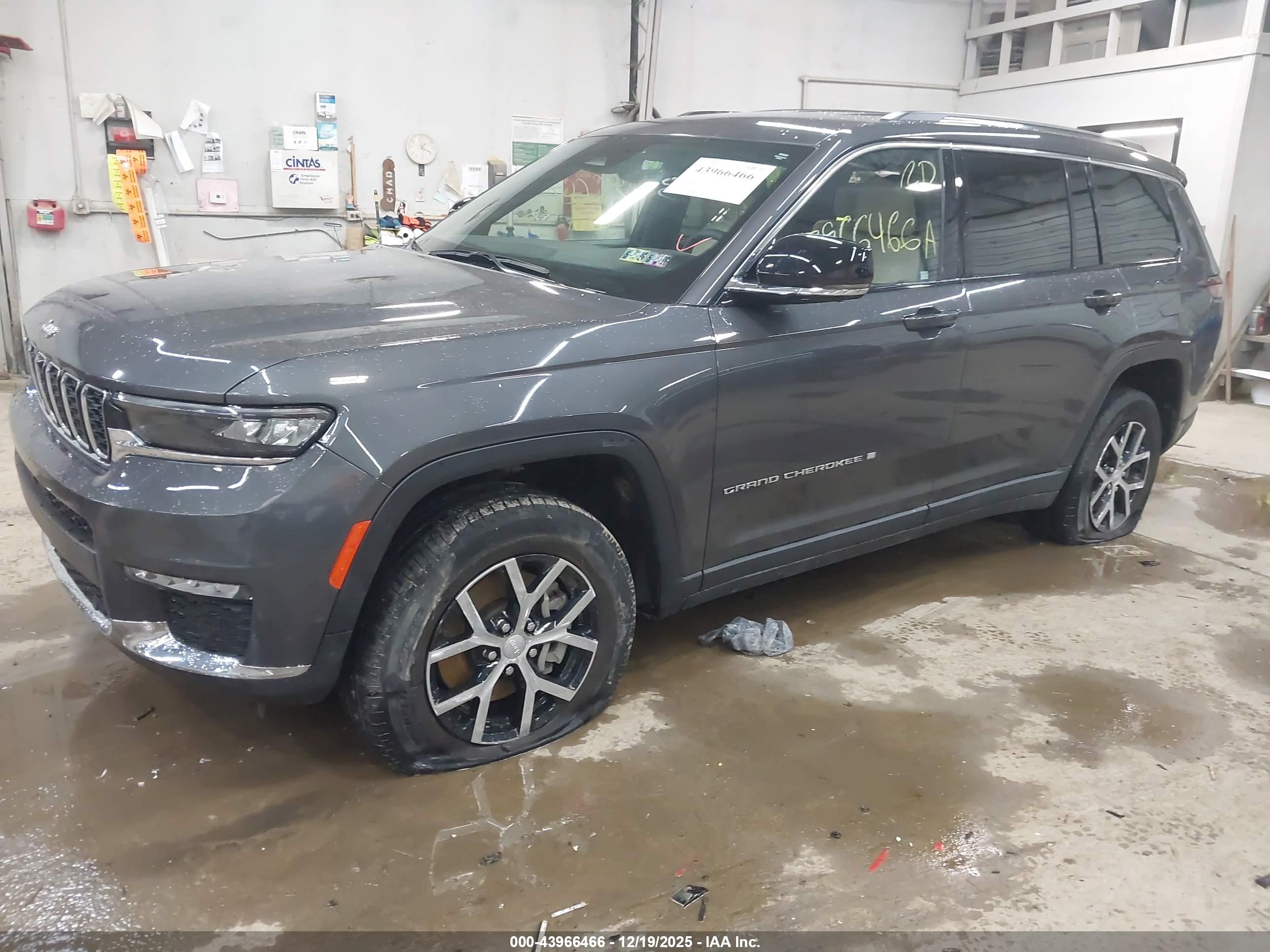 JEEP GRAND image 2