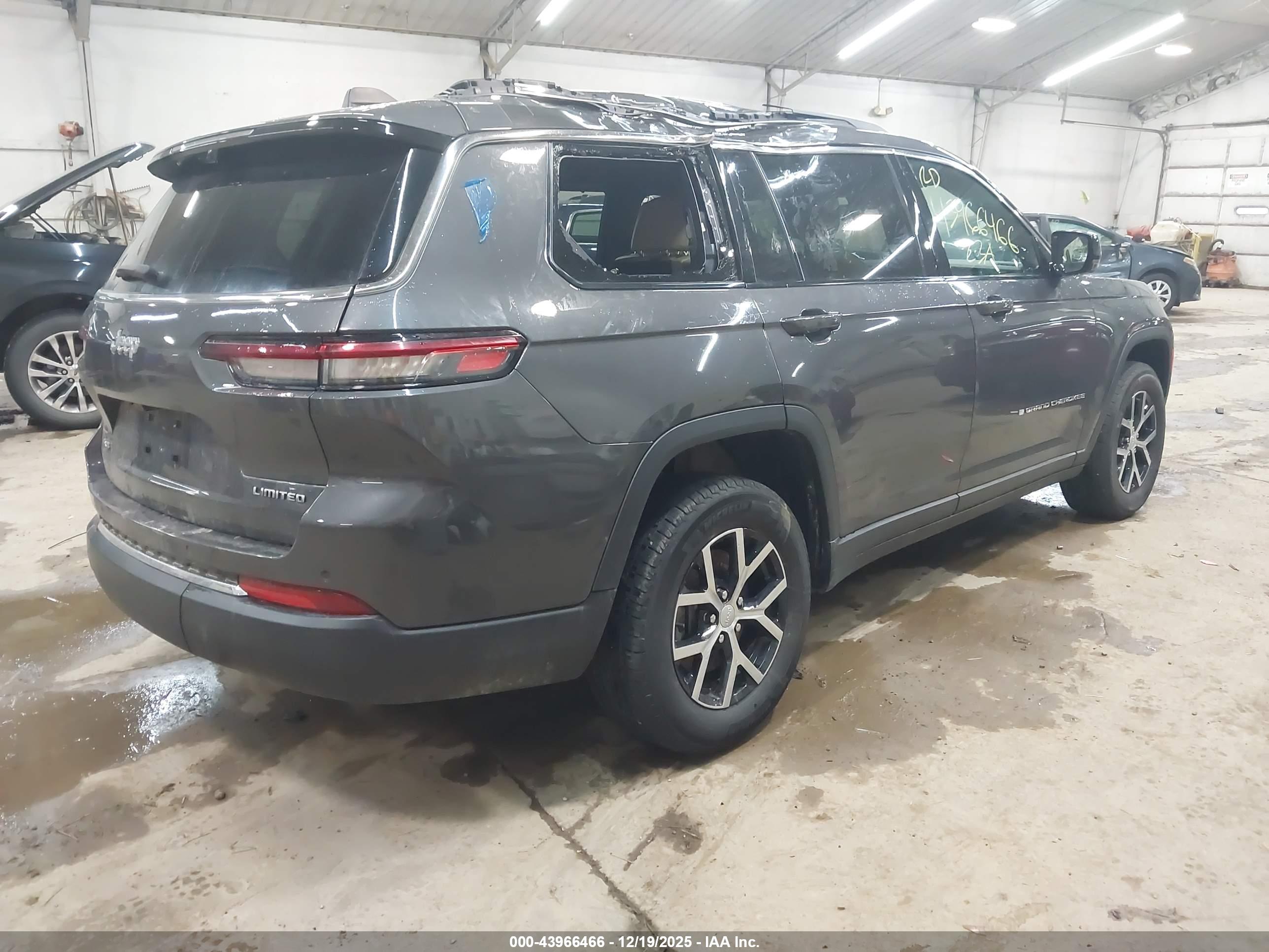 JEEP GRAND image 4
