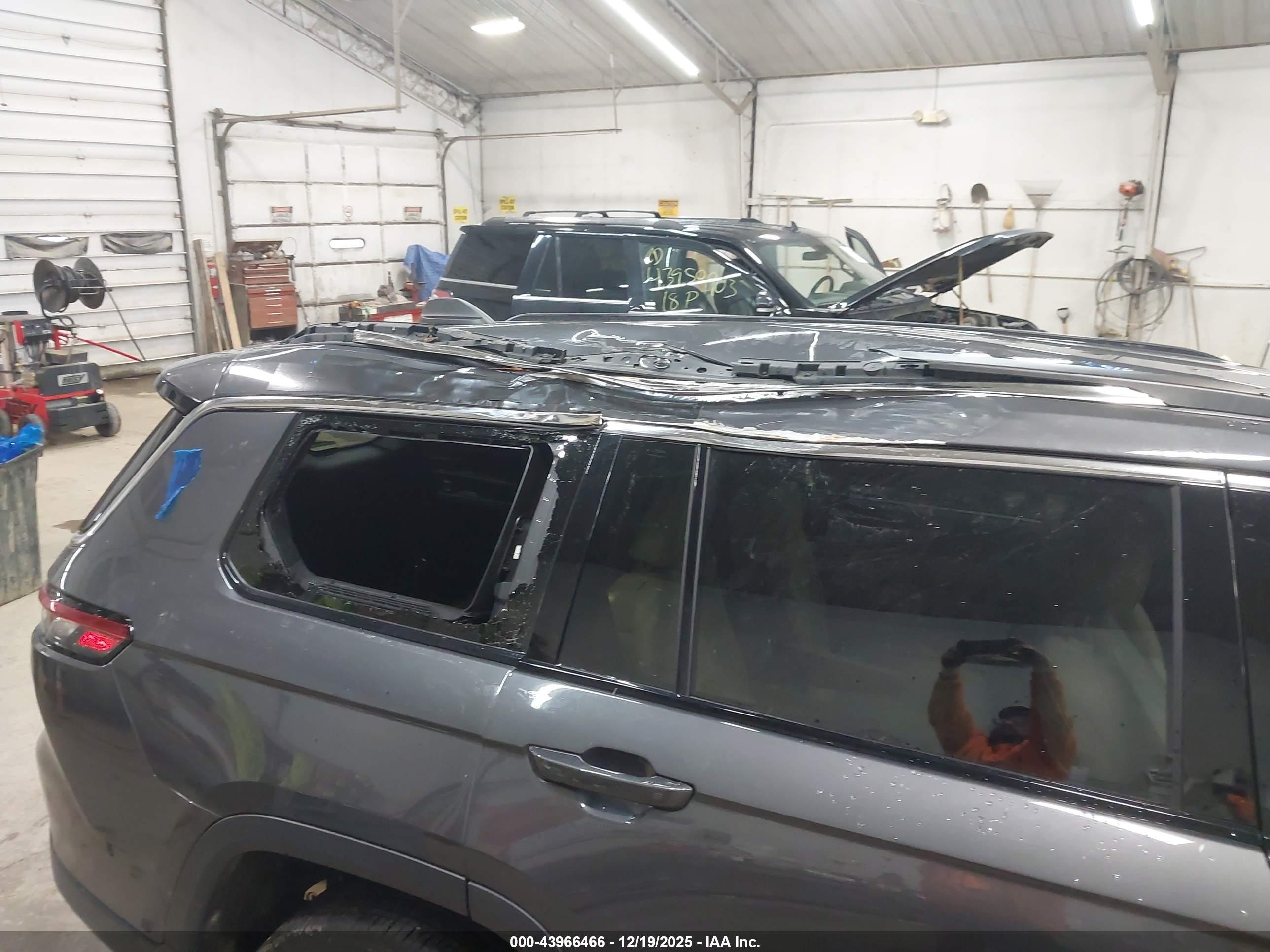 JEEP GRAND image 6