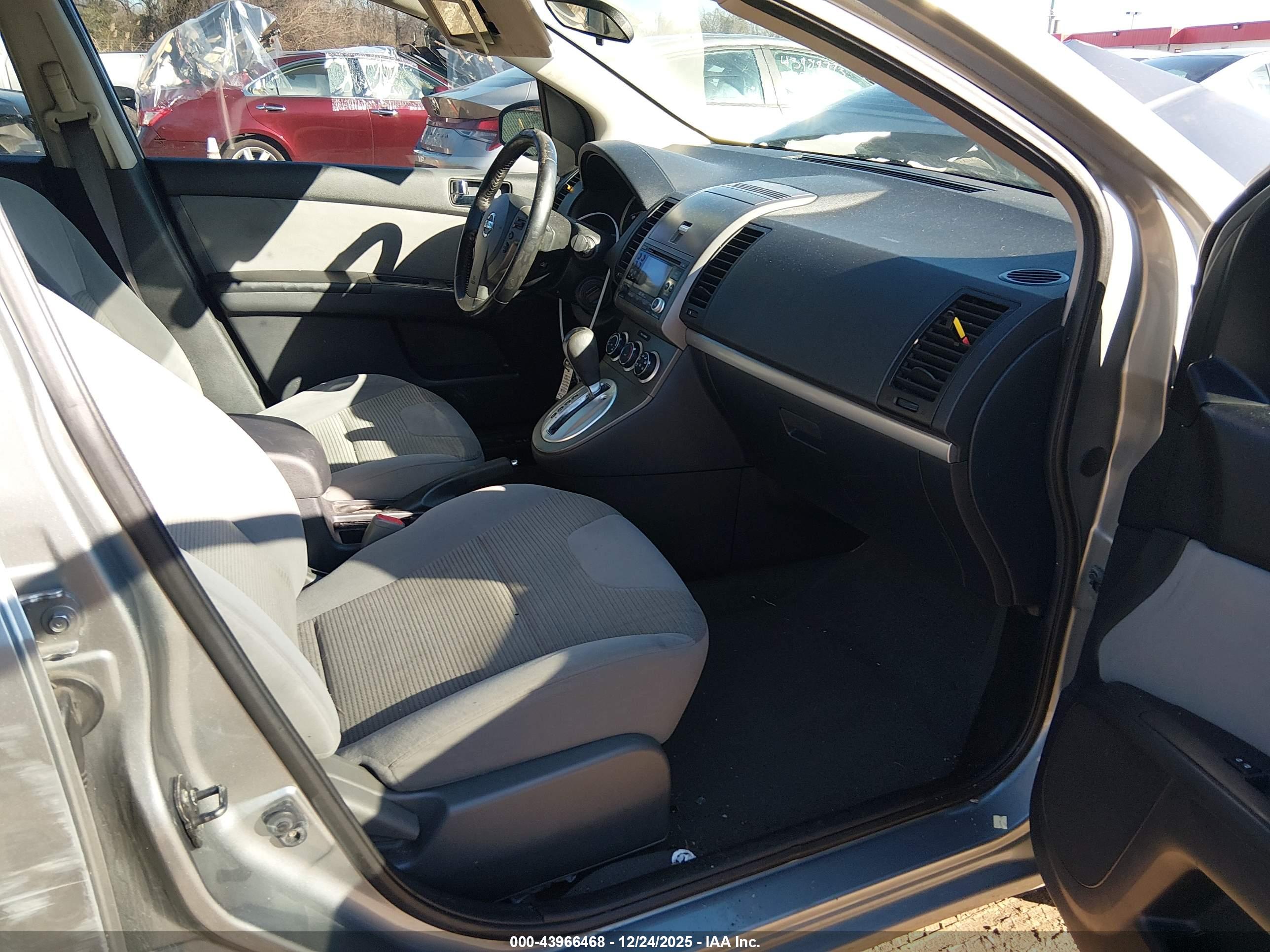 NISSAN SENTRA image 5