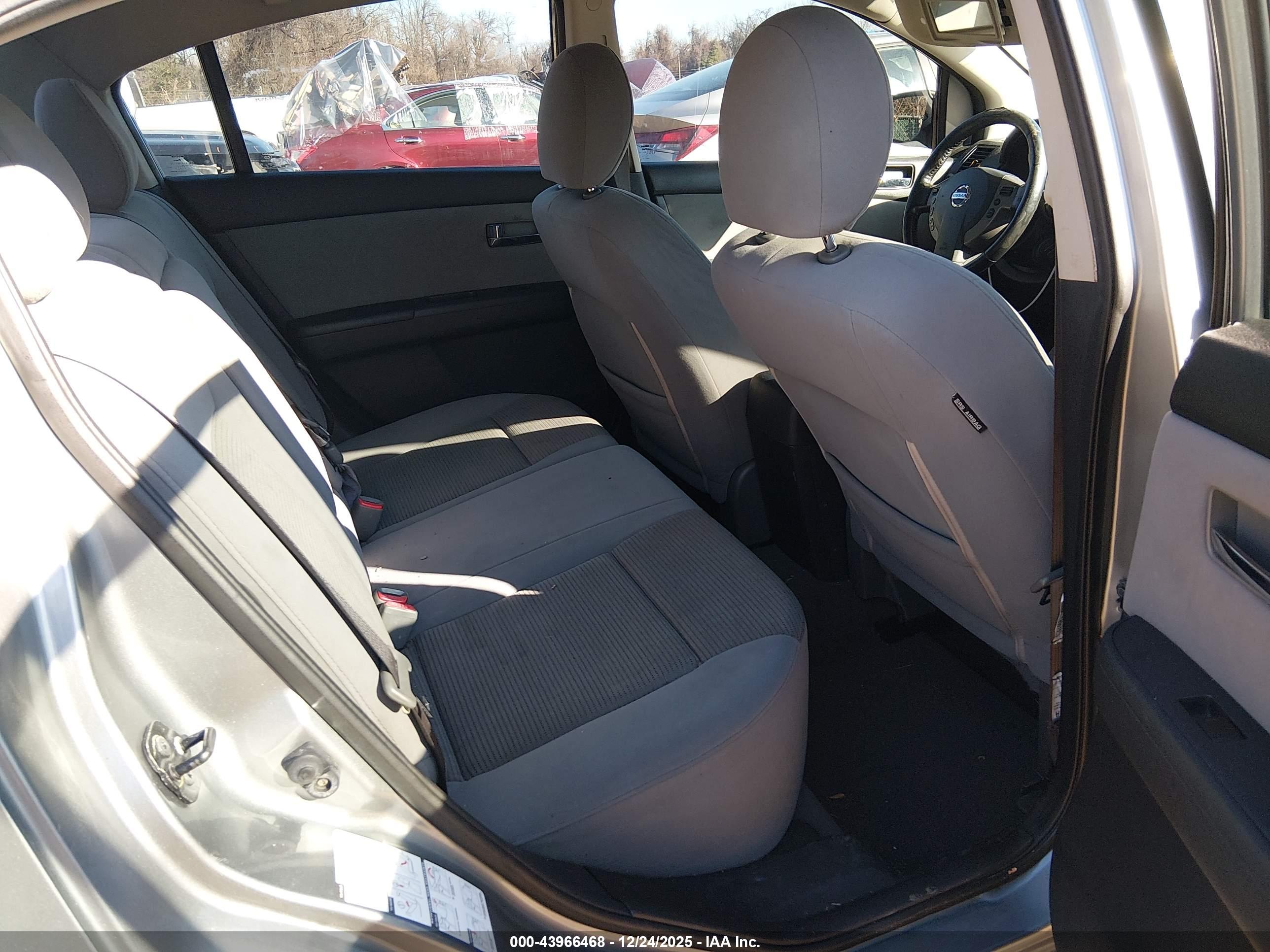 NISSAN SENTRA image 8