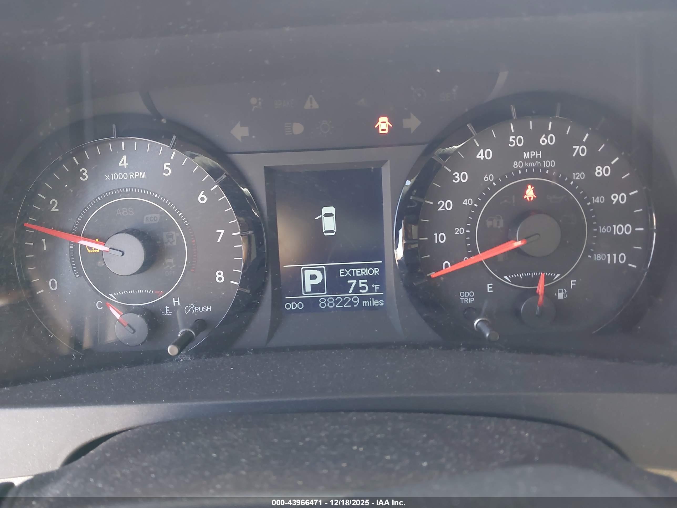 TOYOTA SIENNA image 7