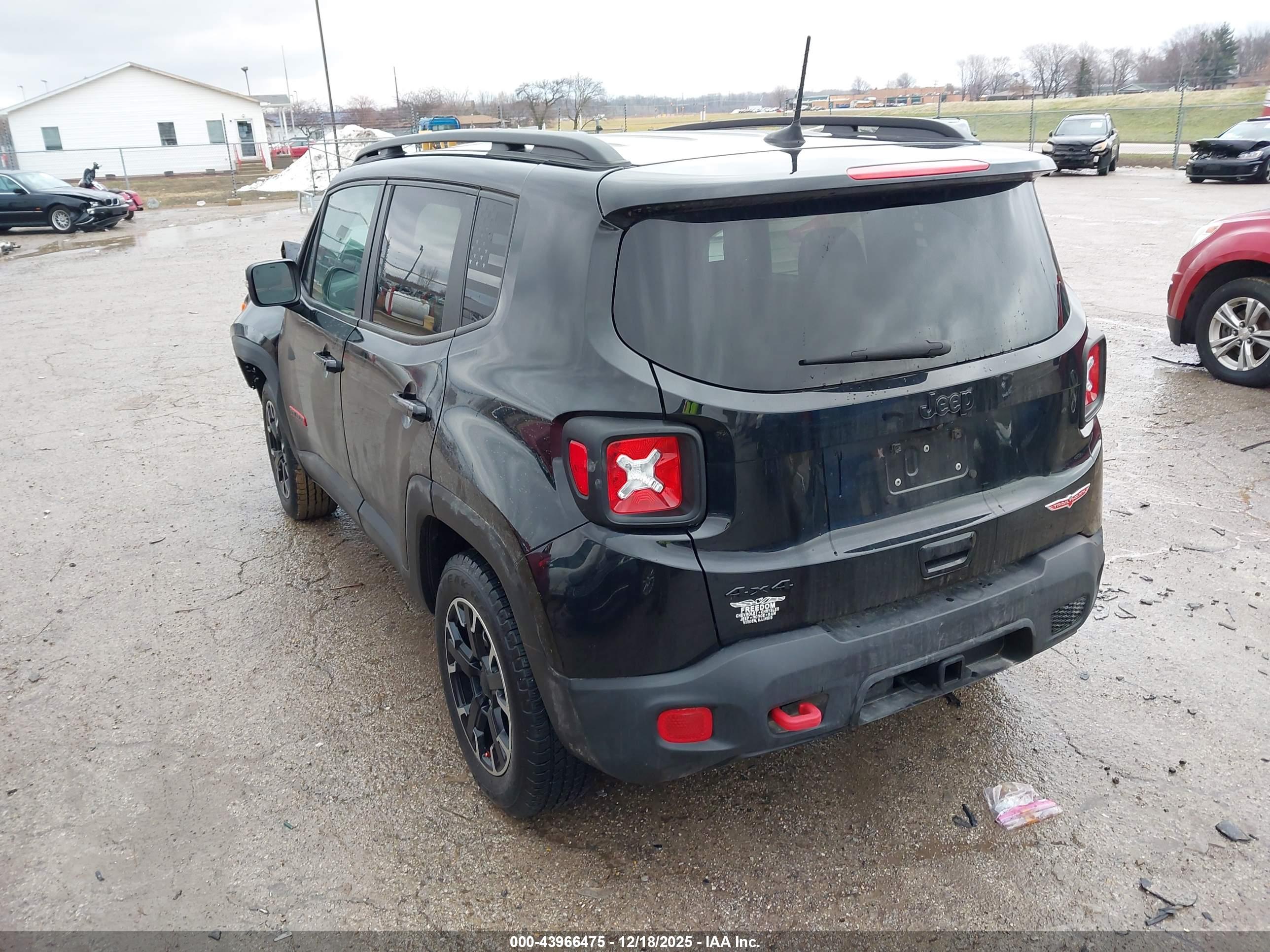 JEEP RENEGADE image 3