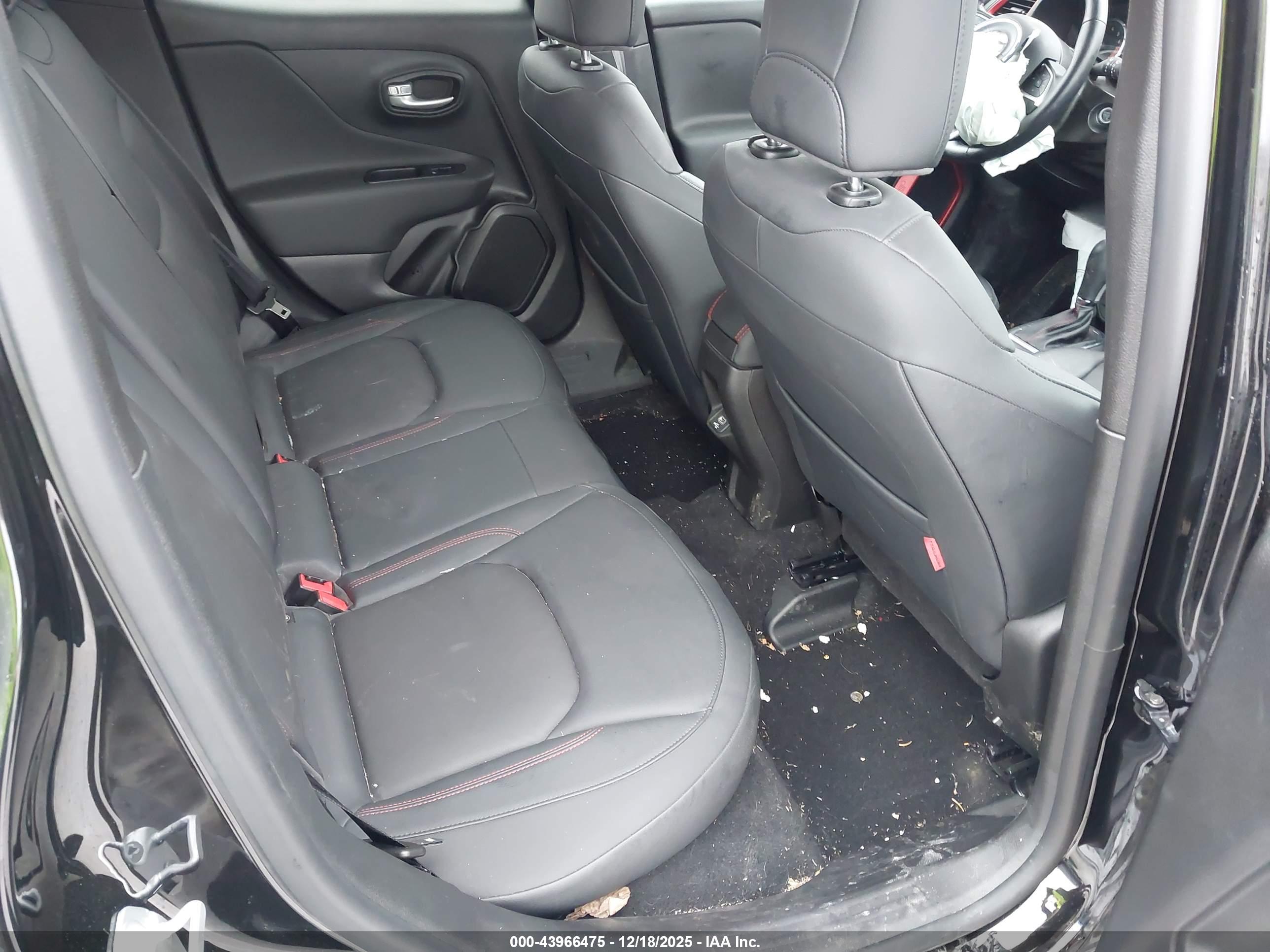 JEEP RENEGADE image 8