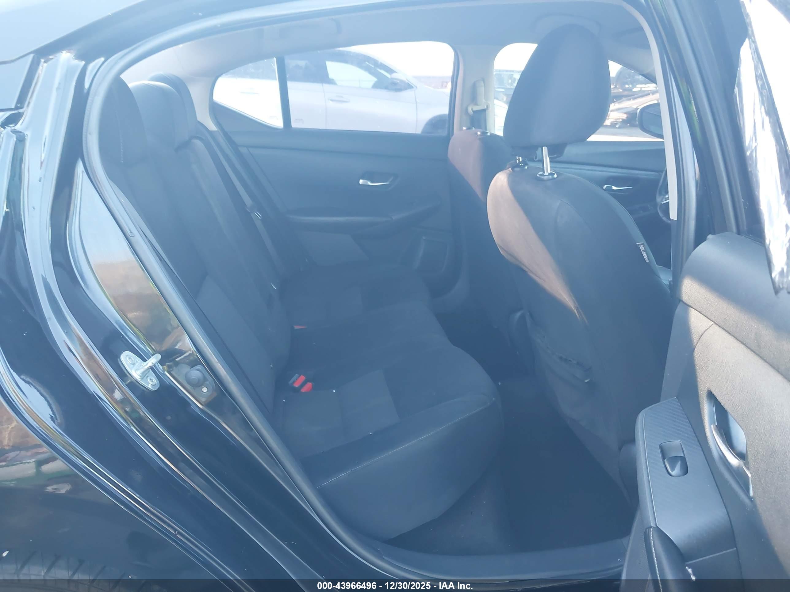 NISSAN SENTRA image 8