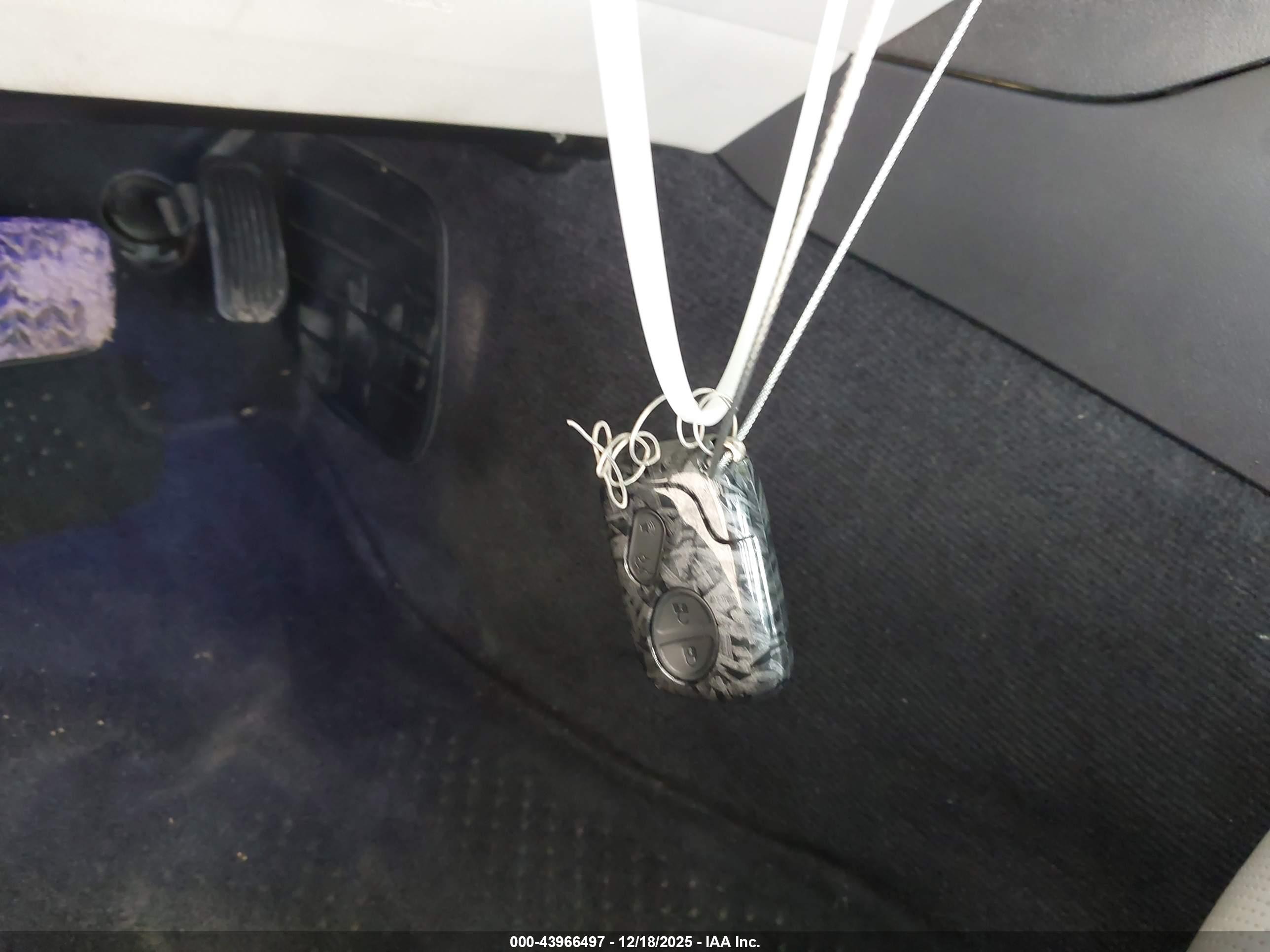 LEXUS IS image 11