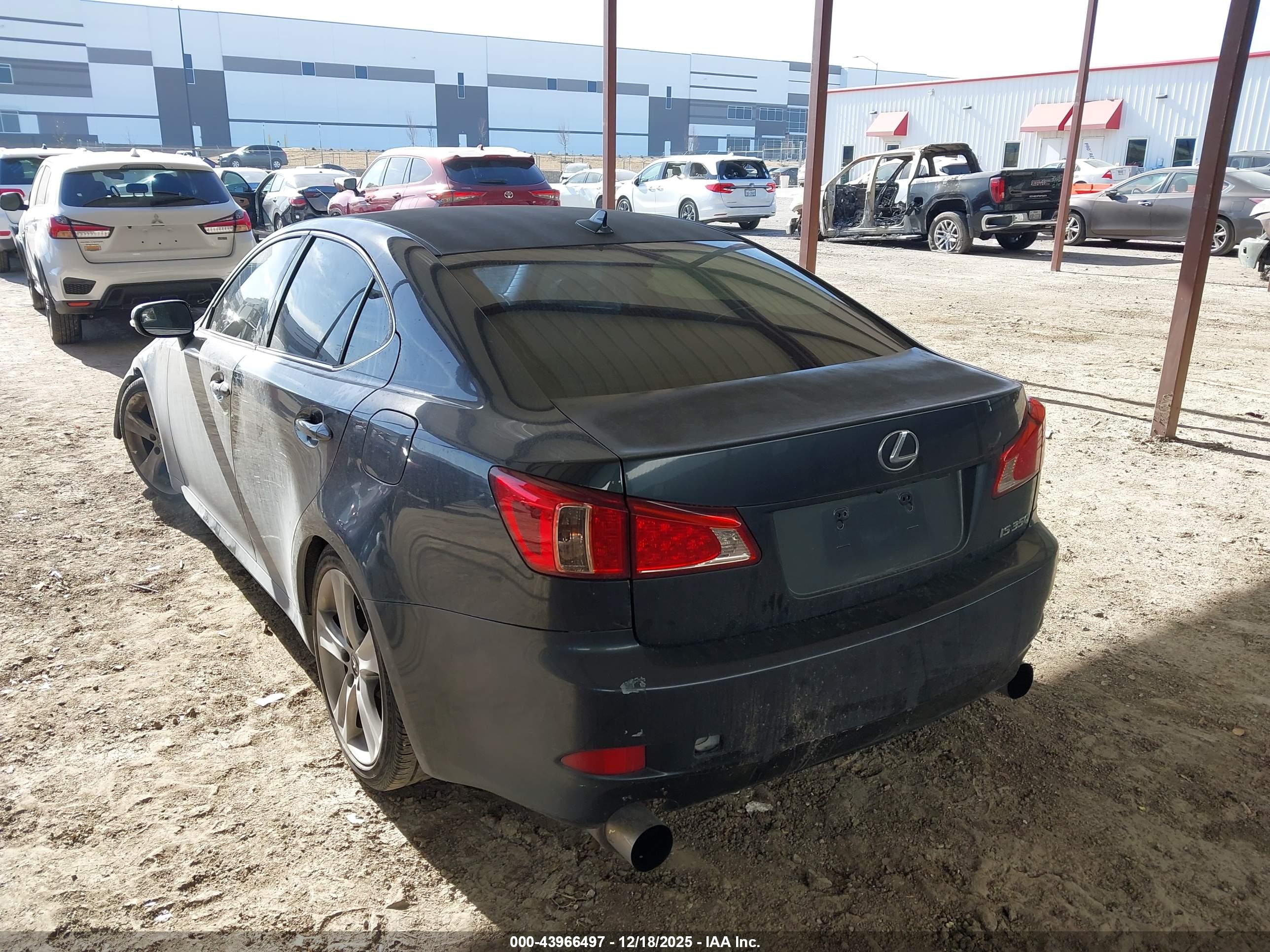 LEXUS IS image 3
