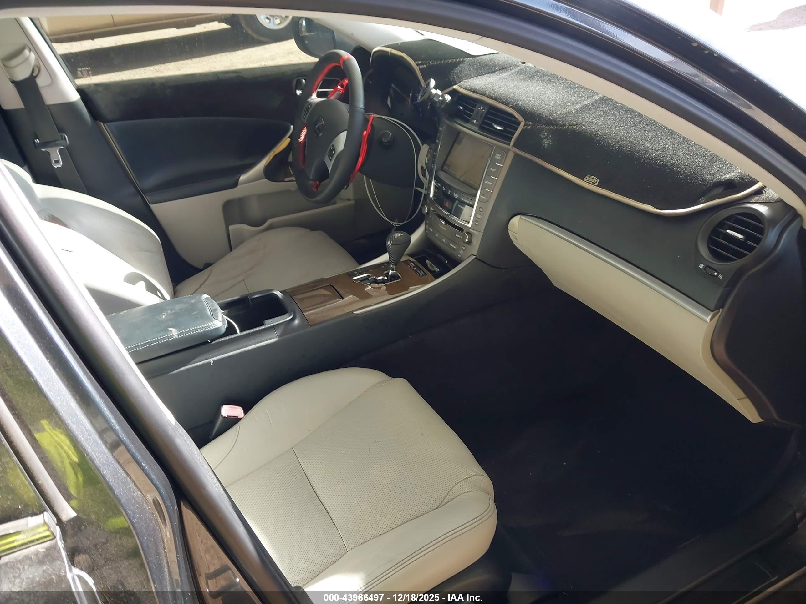LEXUS IS image 5