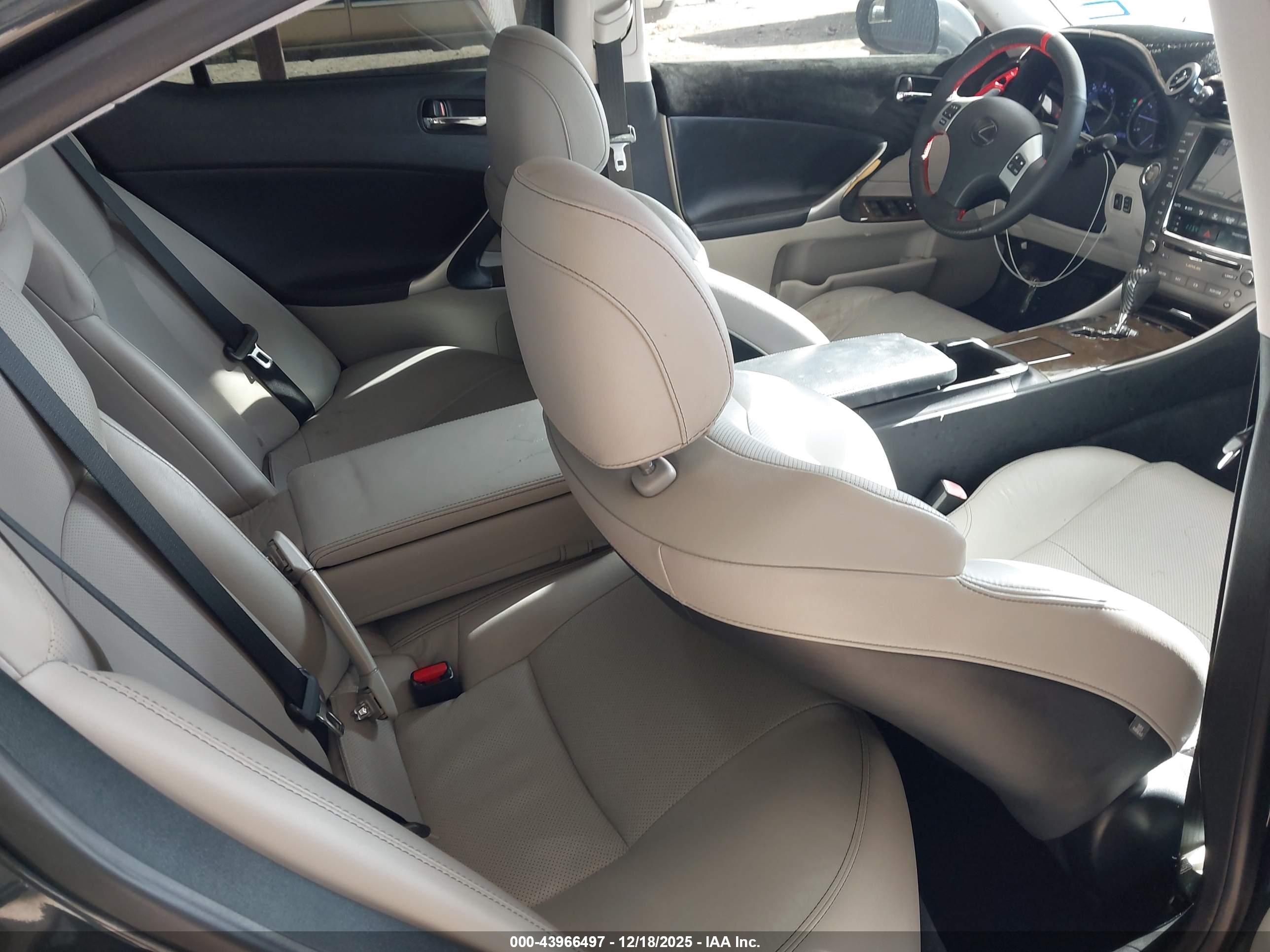 LEXUS IS image 8