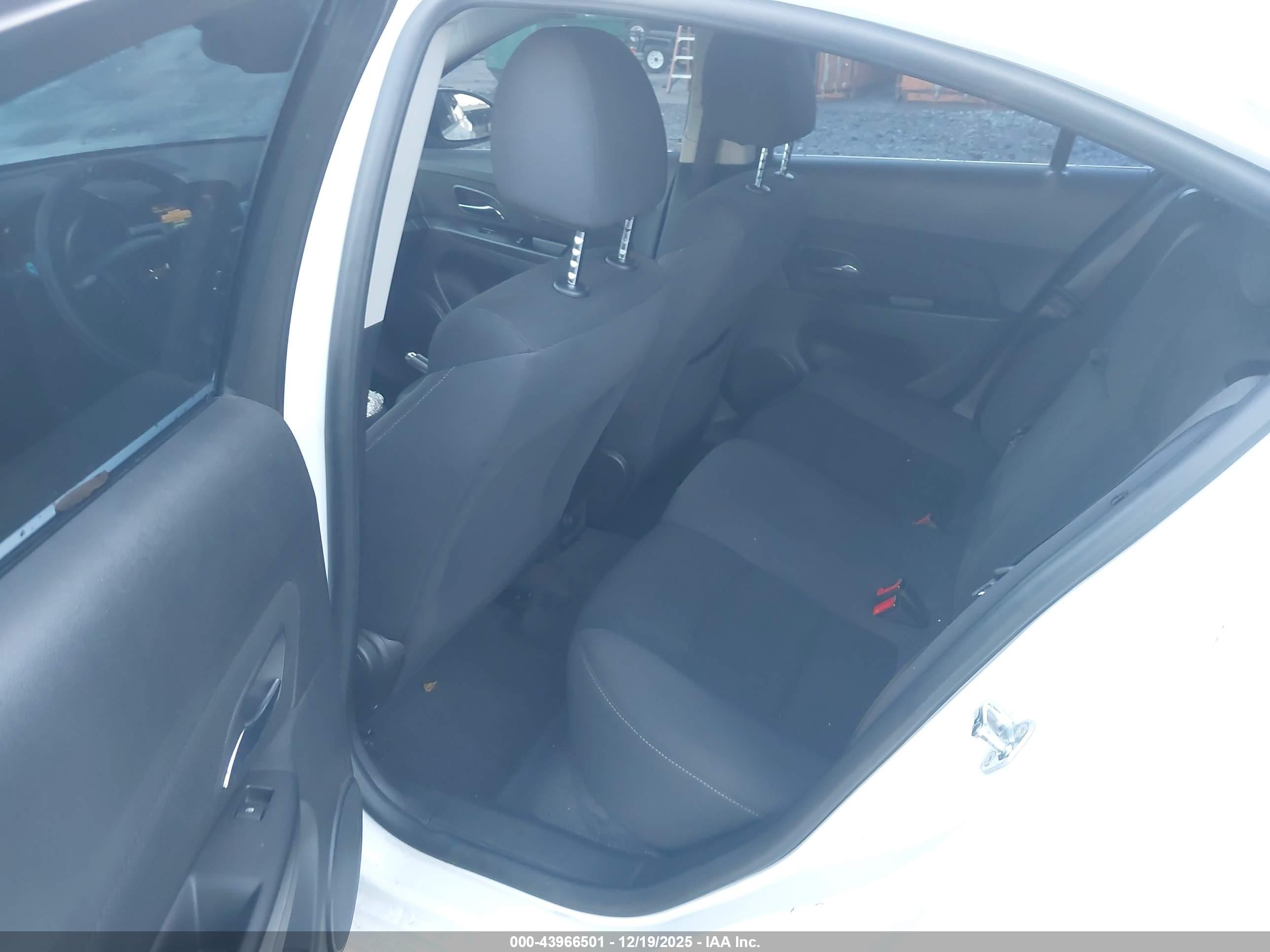 CHEVROLET CRUZE image 8