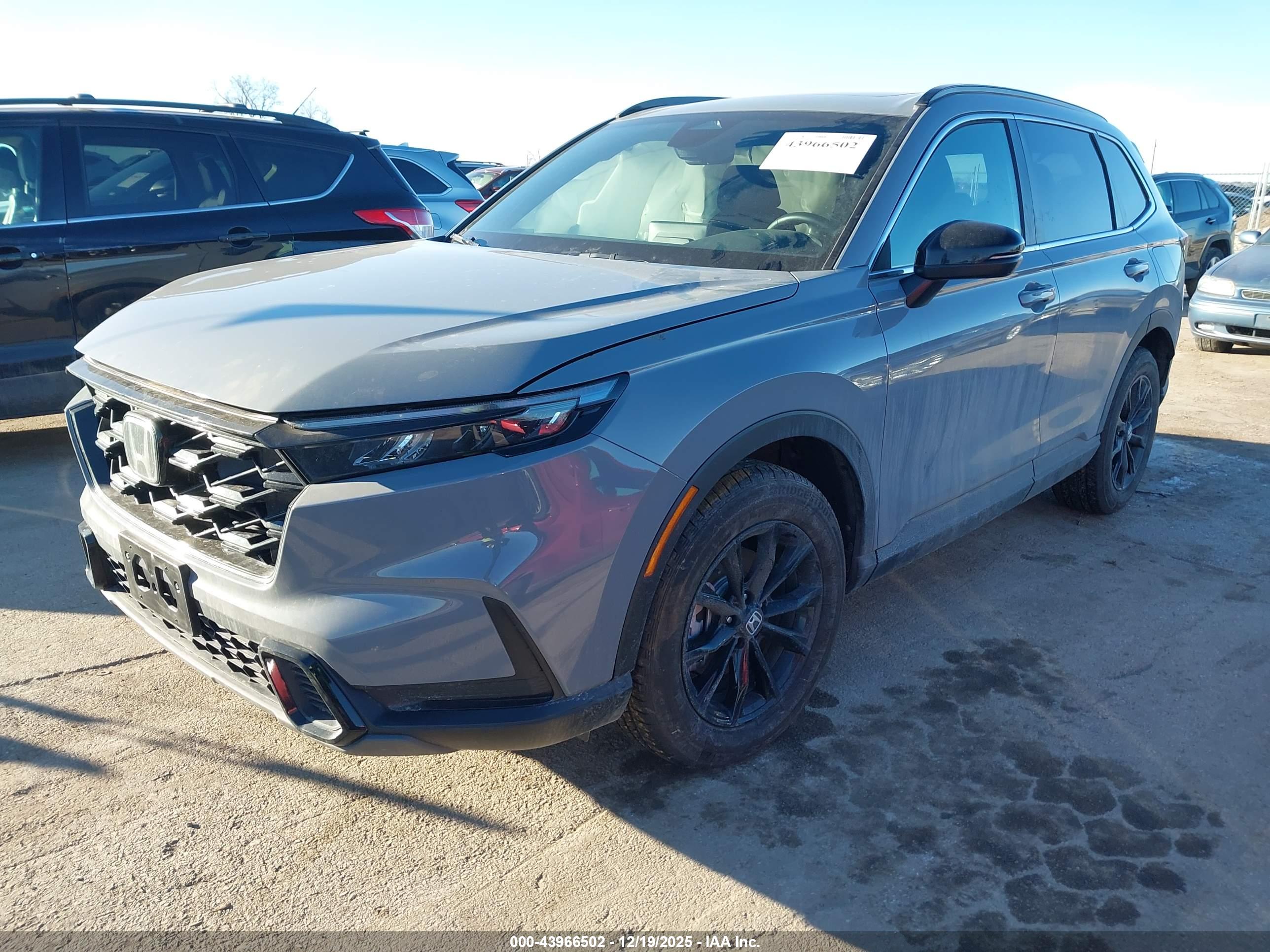 HONDA CR-V image 2