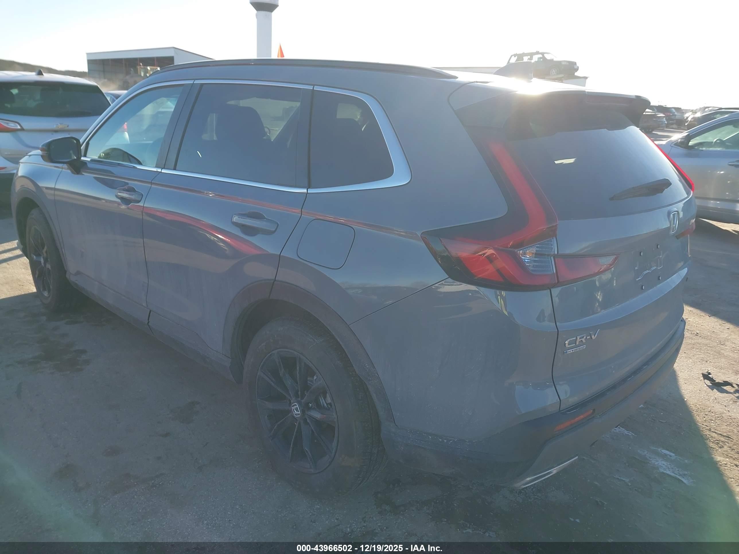 HONDA CR-V image 3