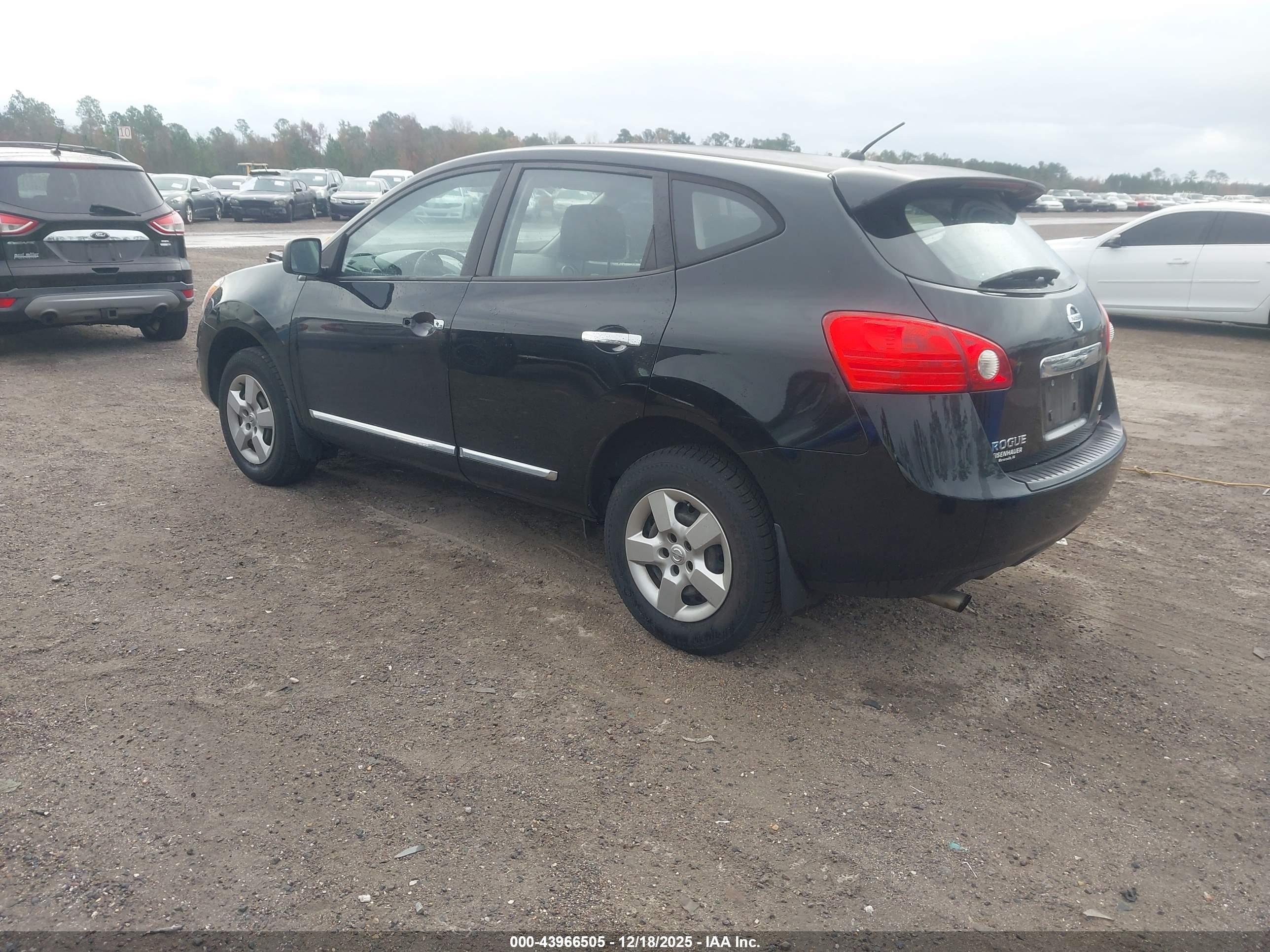 NISSAN ROGUE image 3