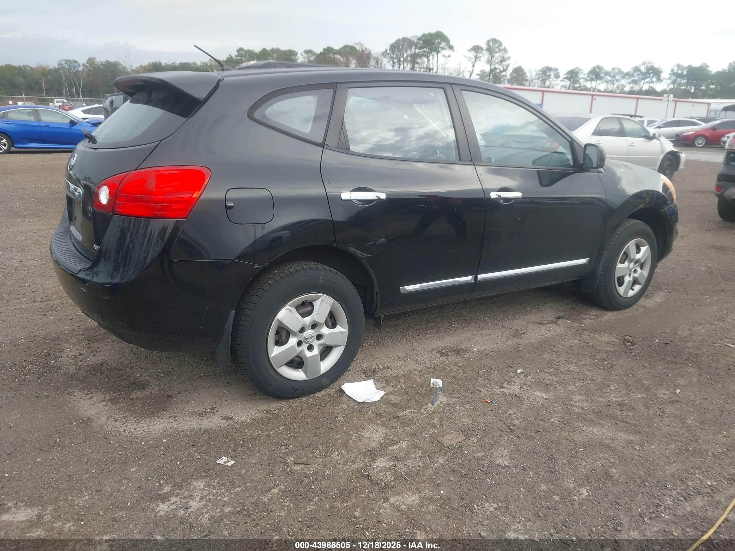 NISSAN ROGUE image 4