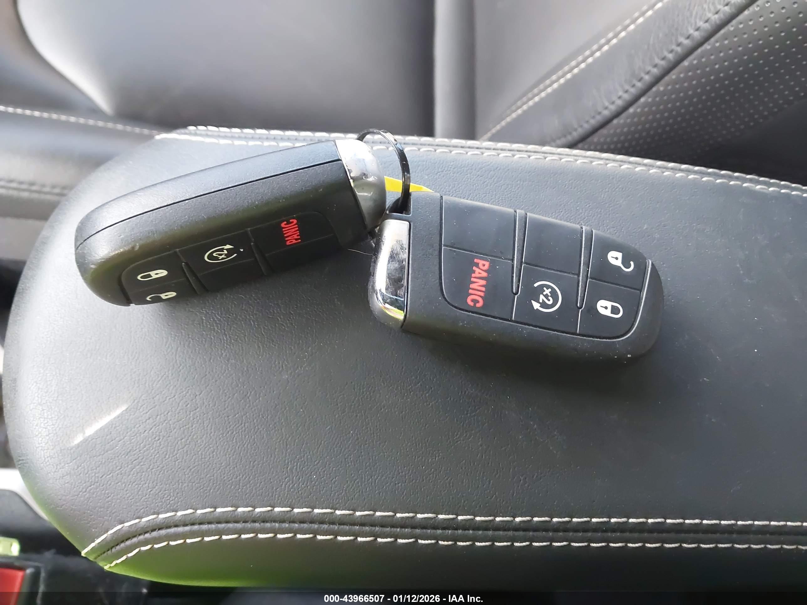 JEEP RENEGADE image 11