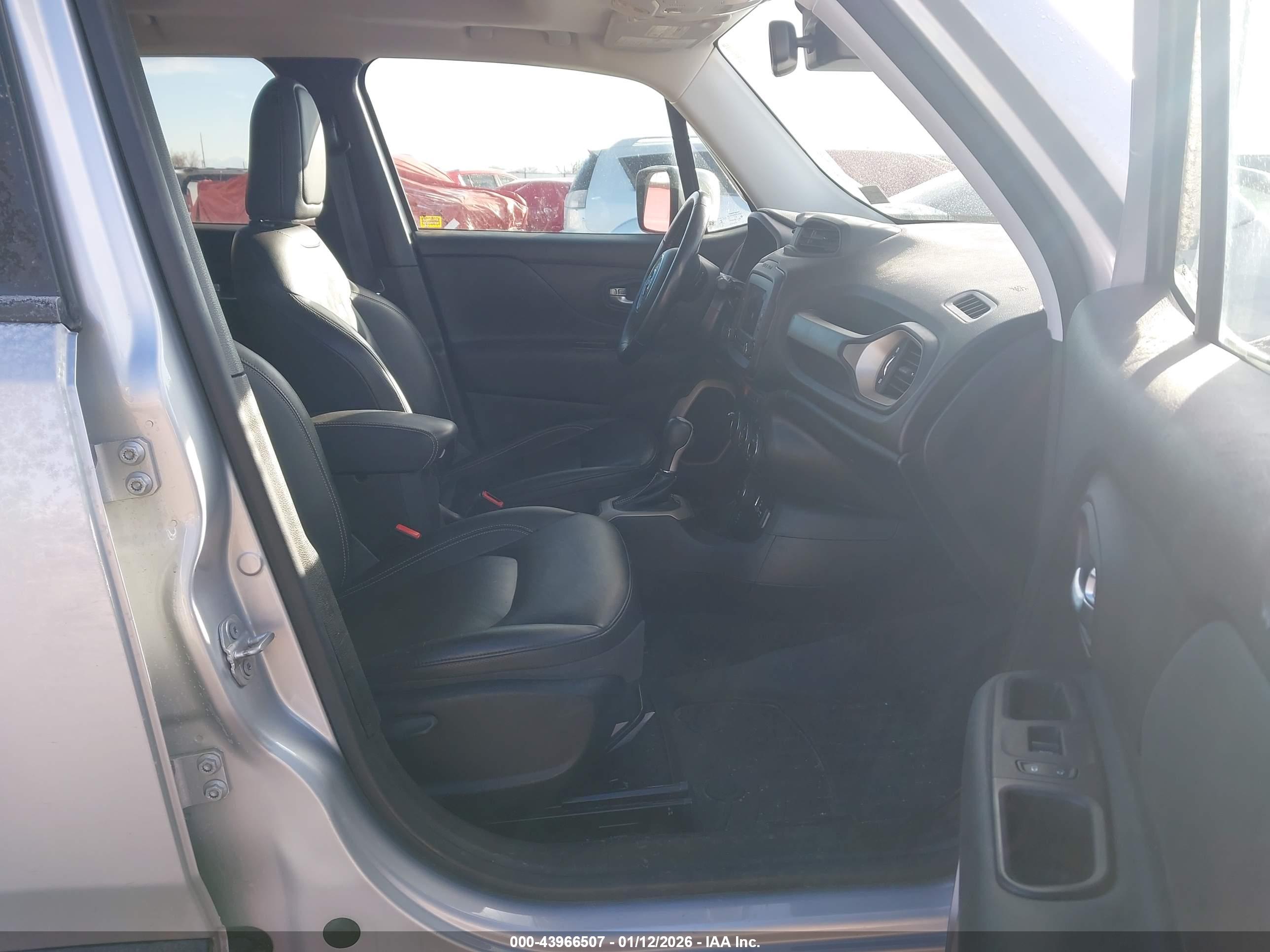 JEEP RENEGADE image 5