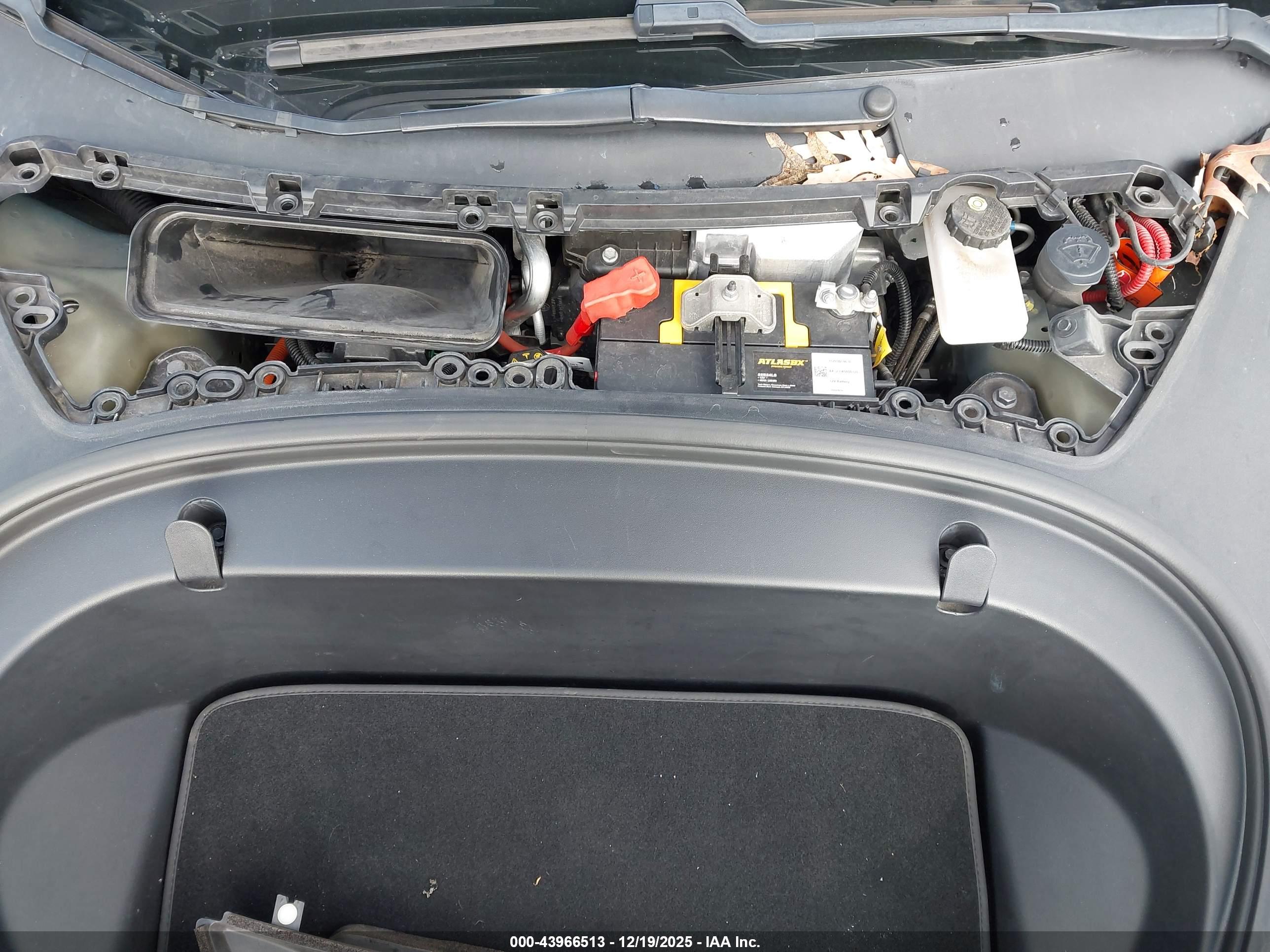 TESLA MODEL image 10