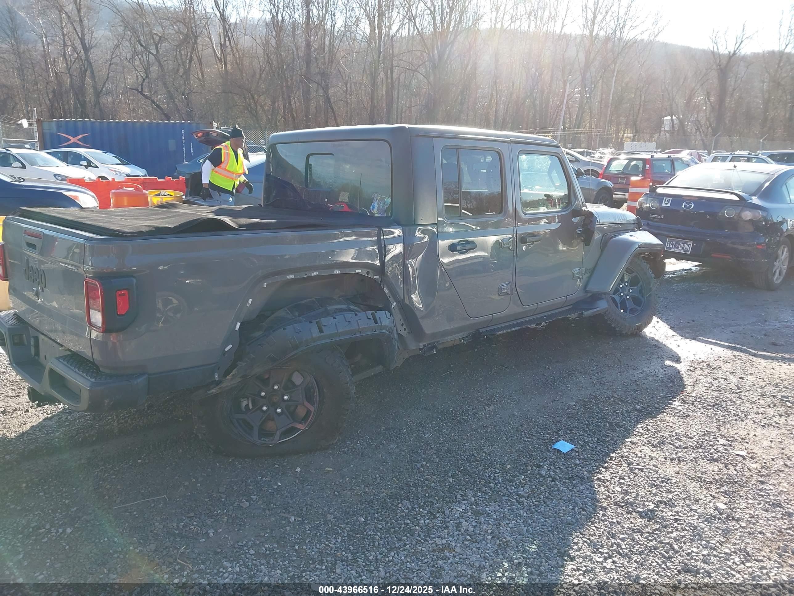 JEEP GLADIATOR image 4