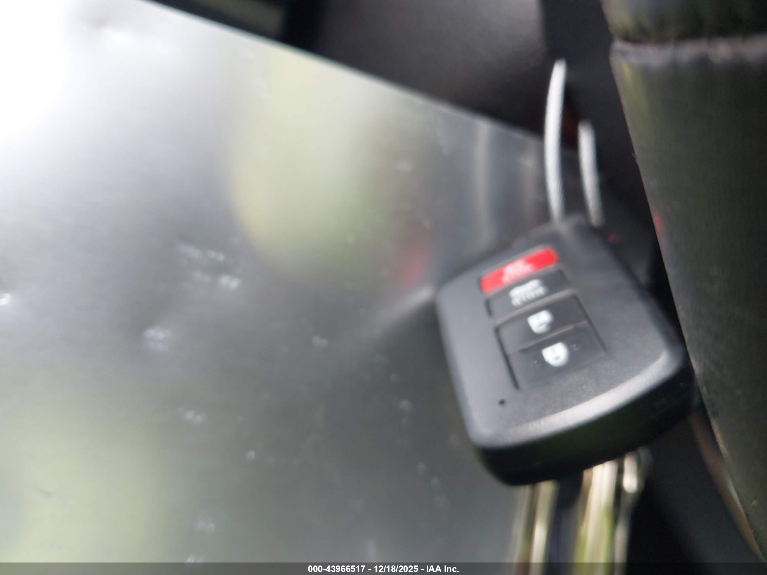 TOYOTA AVALON image 11