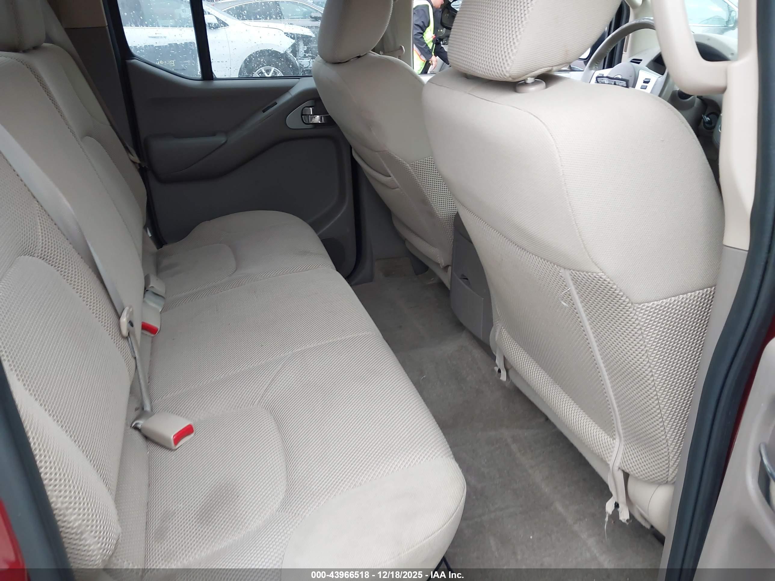NISSAN FRONTIER image 8