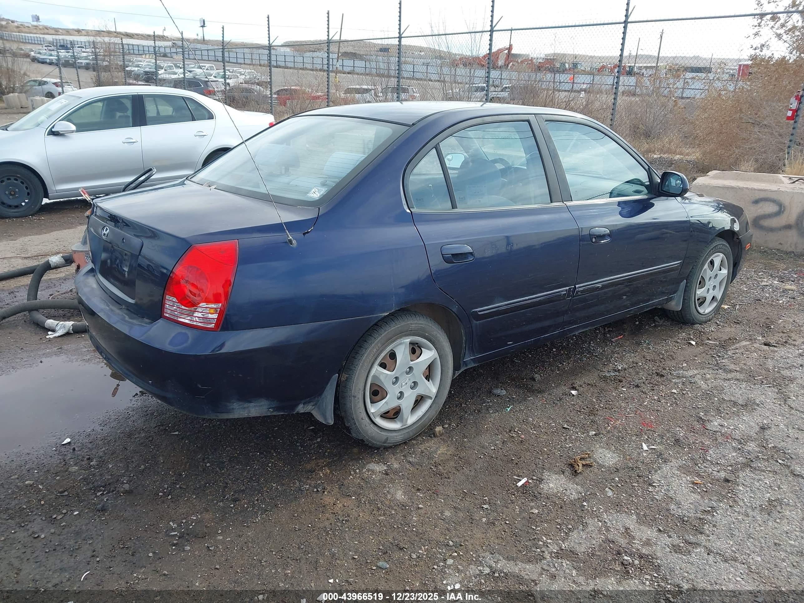 HYUNDAI ELANTRA image 4