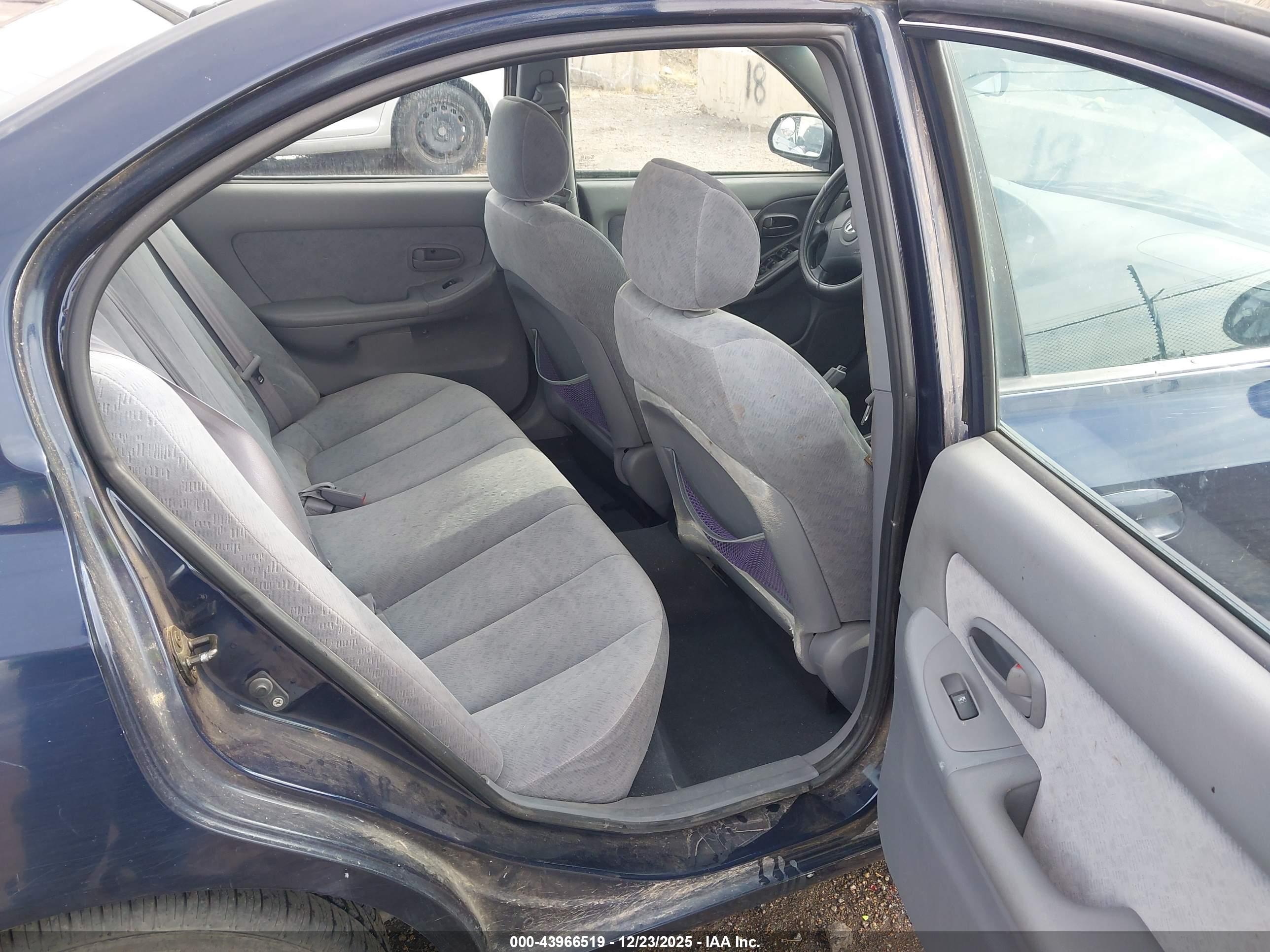 HYUNDAI ELANTRA image 8