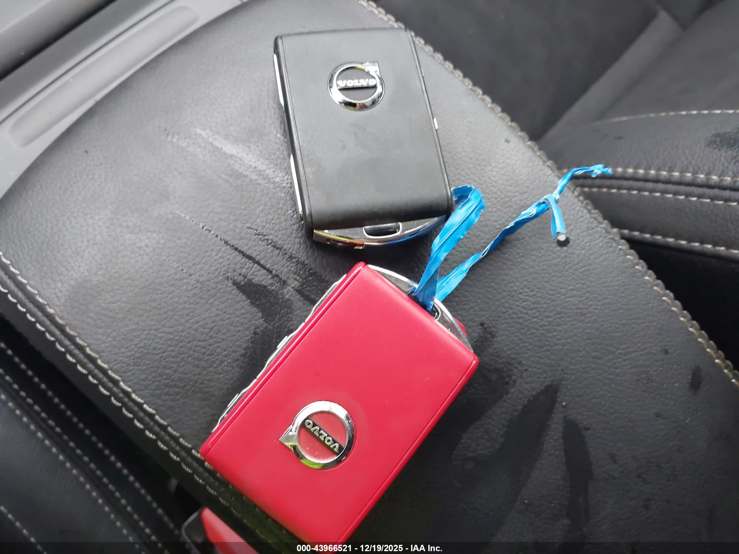 VOLVO XC40 image 11