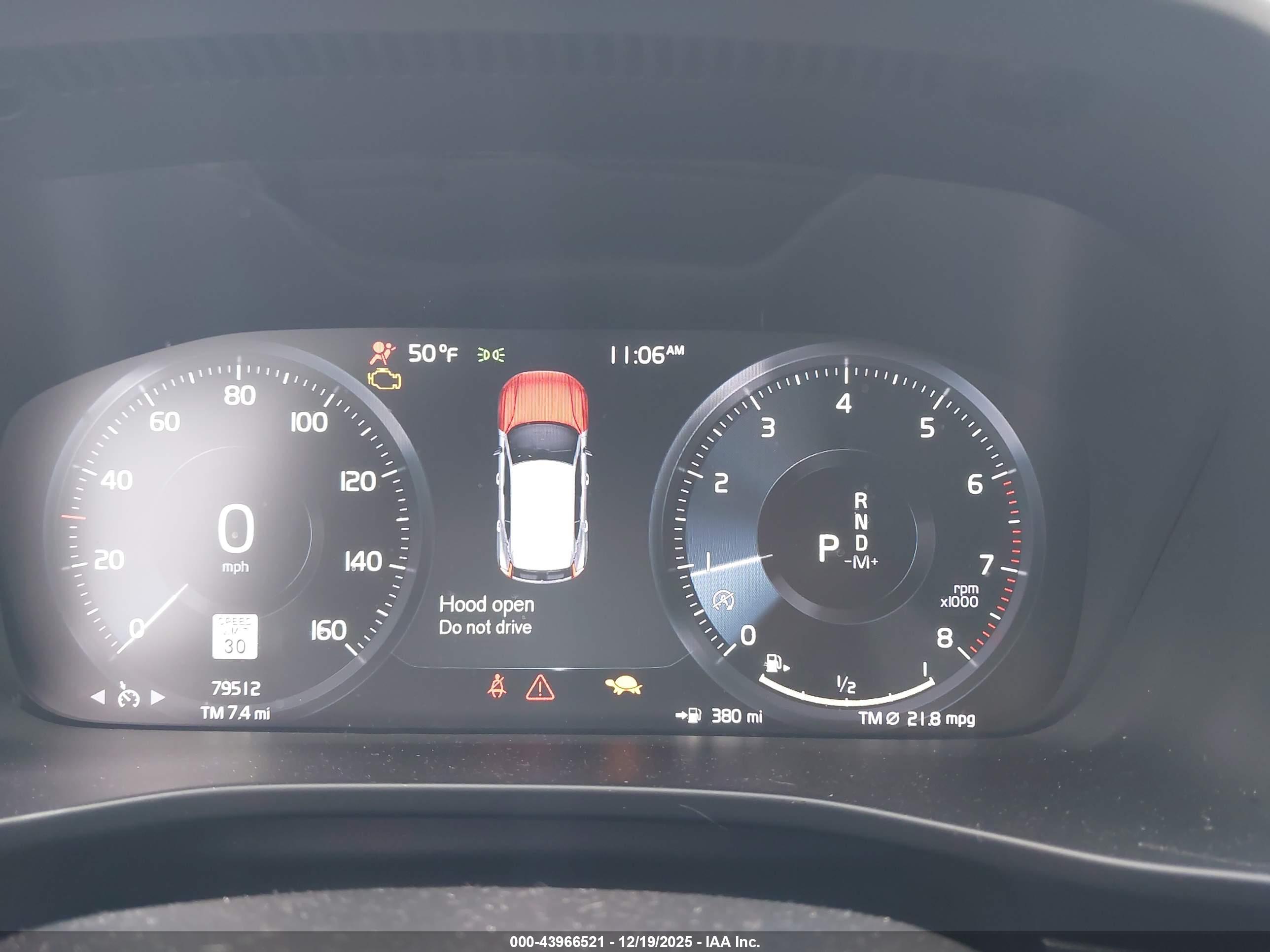 VOLVO XC40 image 7