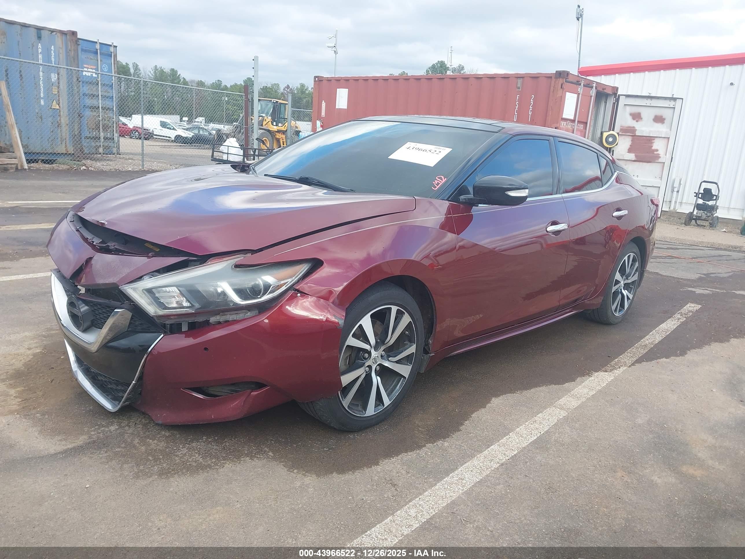 NISSAN MAXIMA image 2