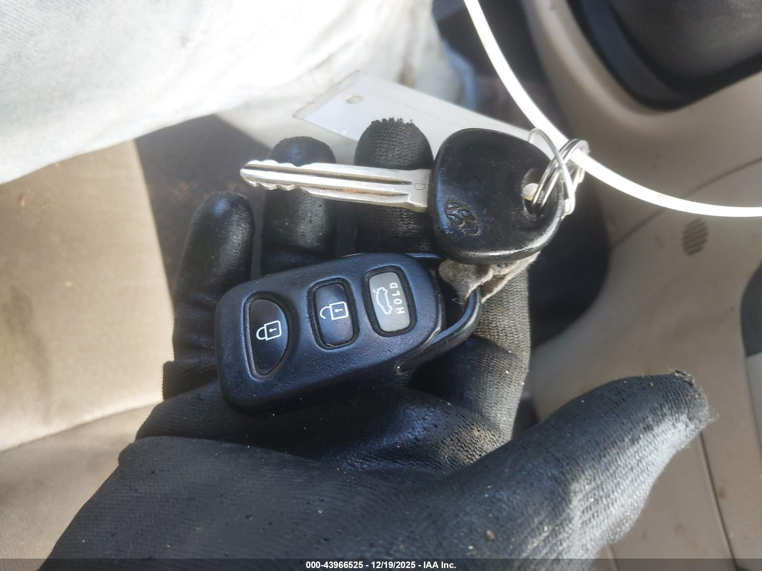 HYUNDAI ELANTRA image 11