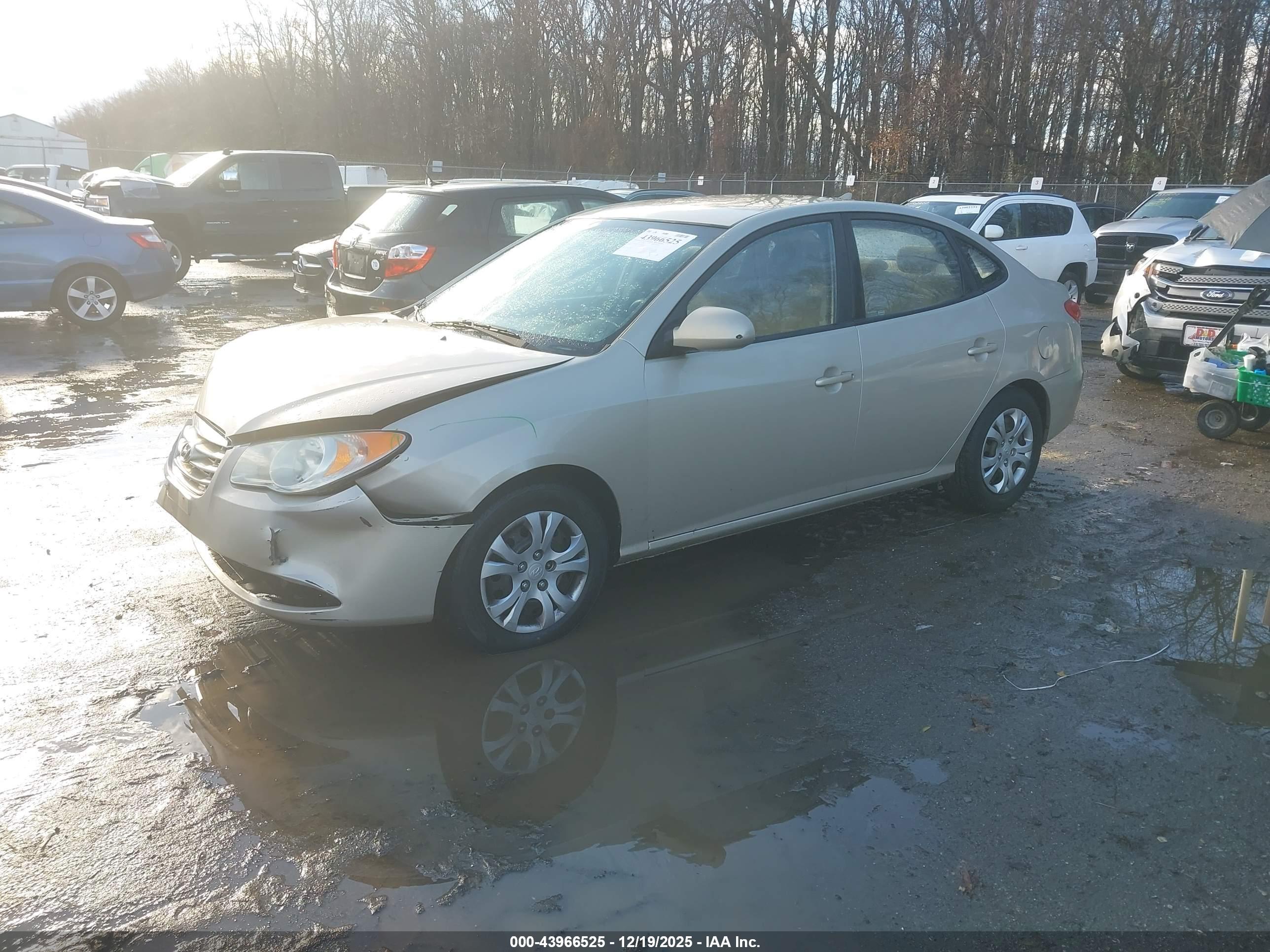 HYUNDAI ELANTRA image 2