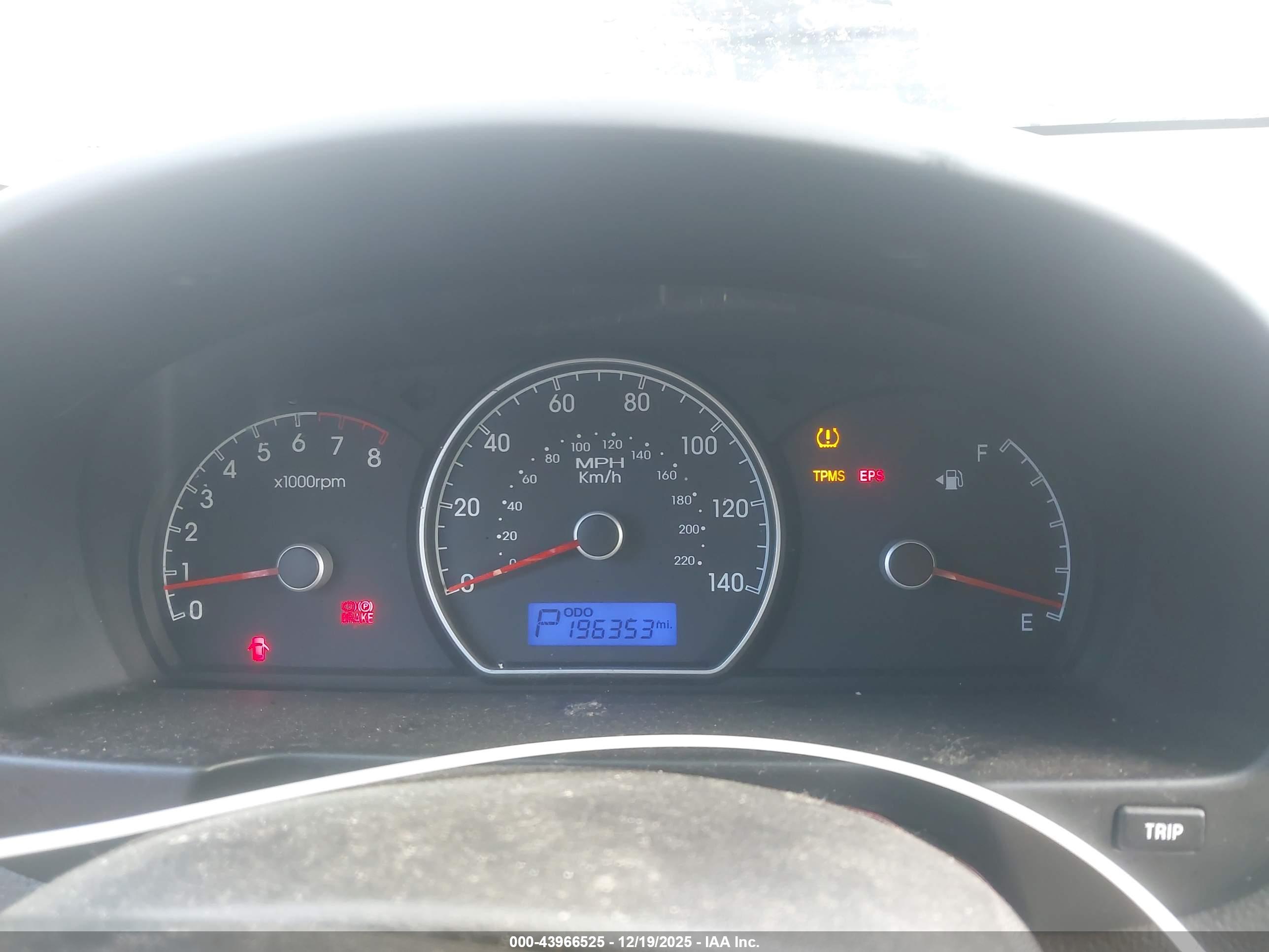 HYUNDAI ELANTRA image 7